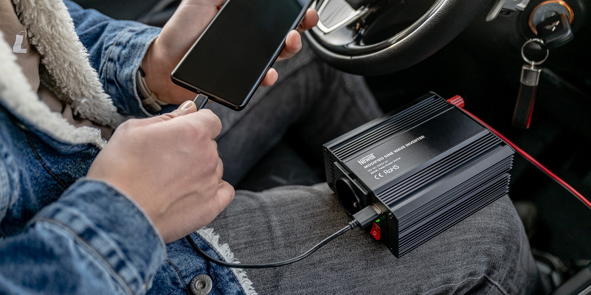 Przetwornica napięcia Newell z modyfikowaną sinusoidą - 12 V _ 230 V