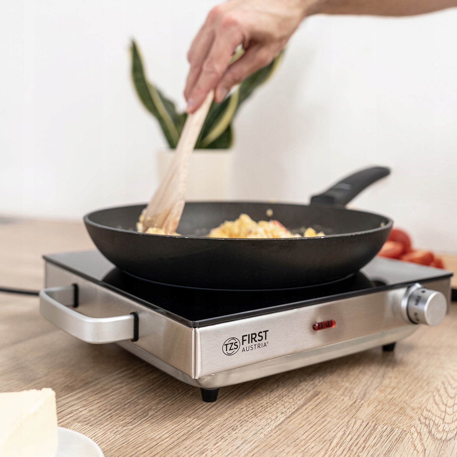 Wytrzymała płyta szklano-ceramiczna – Łatwa w czyszczeniu i odporna na uszkodzenia