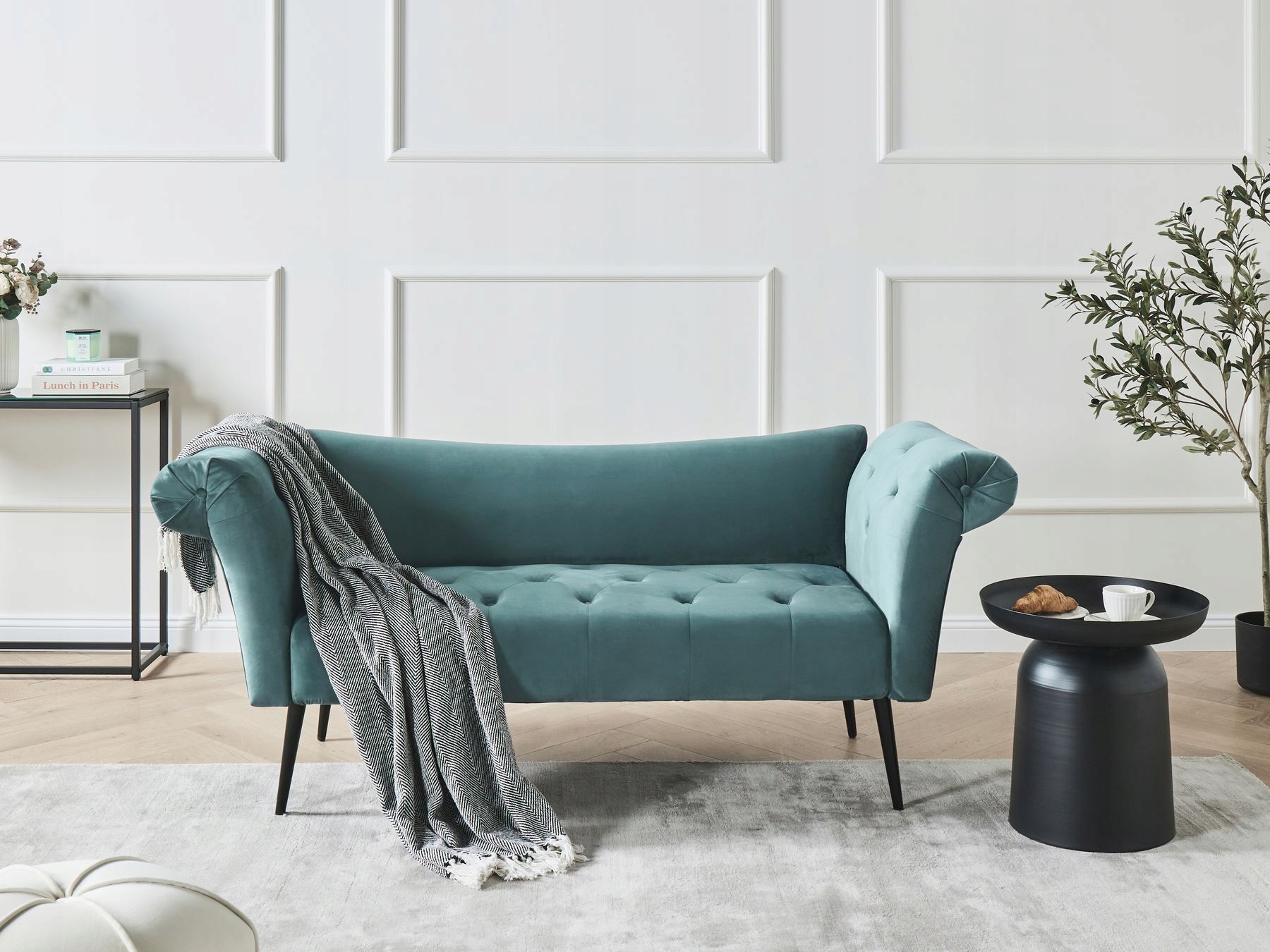 Elegancki design z pikowaną tapicerką