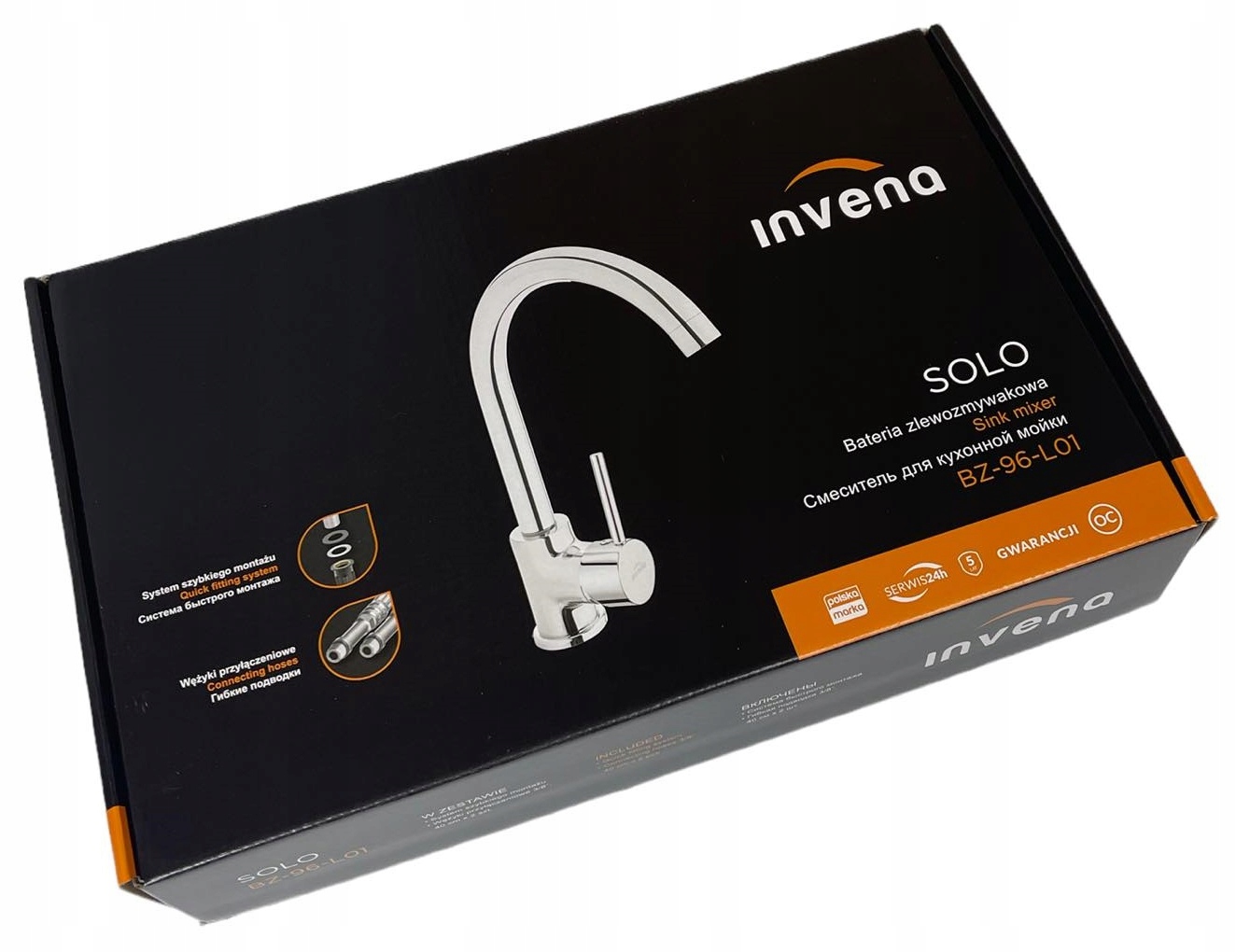 W zestawie: bateria, zestaw montażowy, wężyki