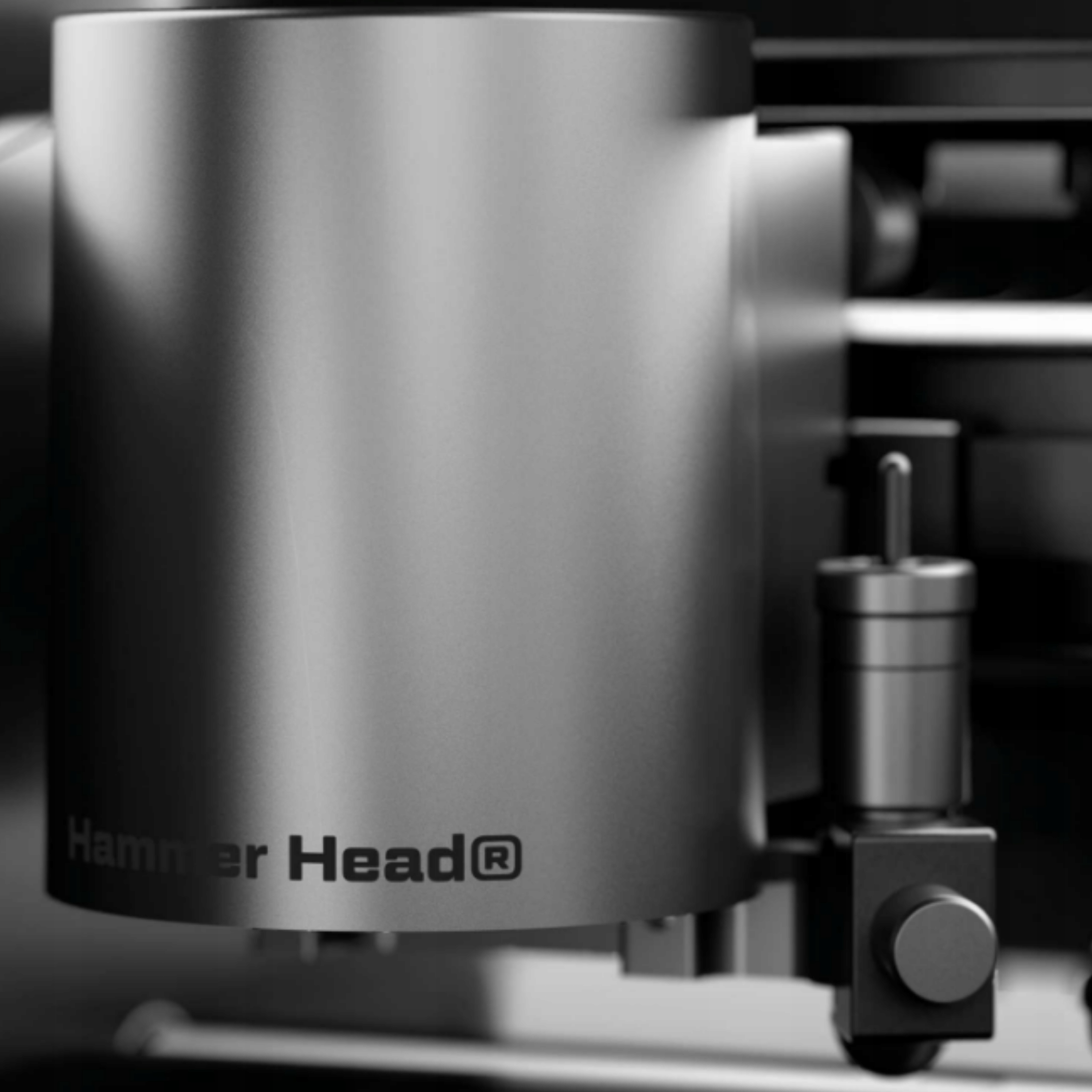 Folia hybrydowa vs. szkło hartowane – Dlaczego warto wybrać folię?