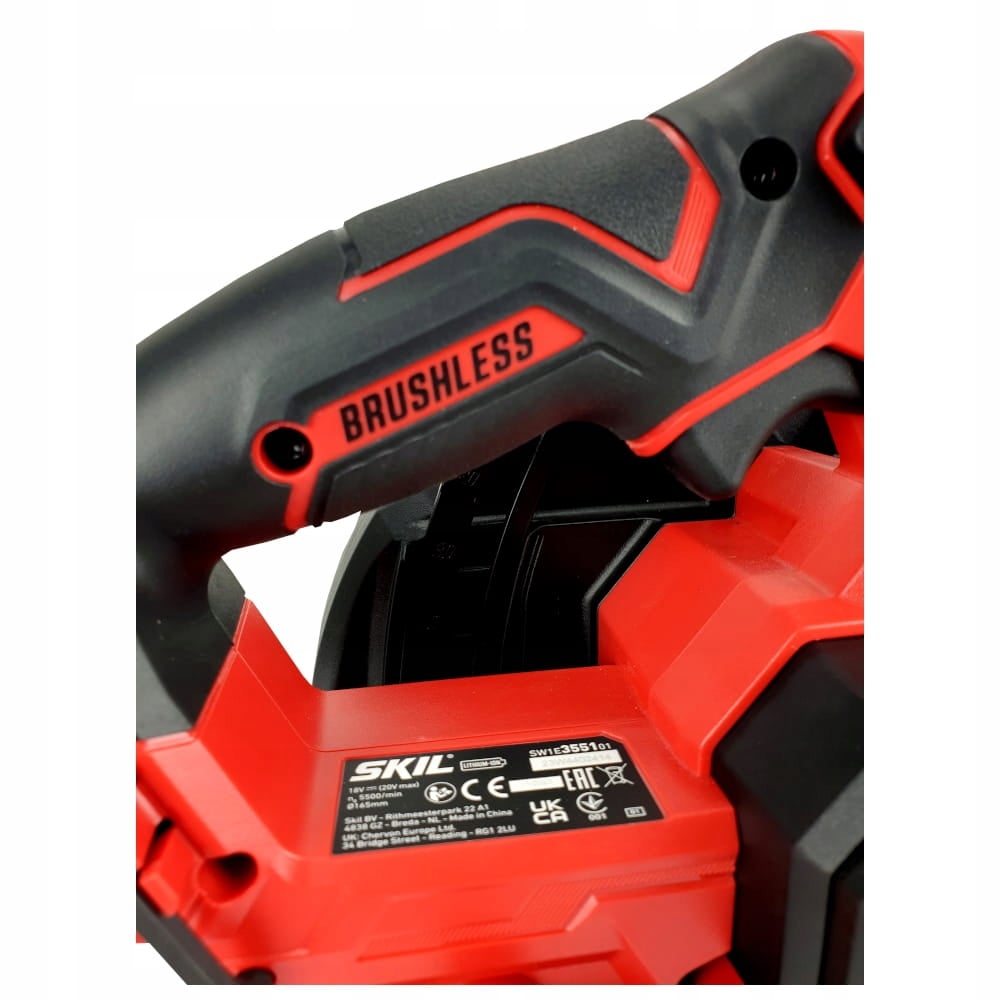 Oświetlenie LED dla lepszej widoczności linii cięcia