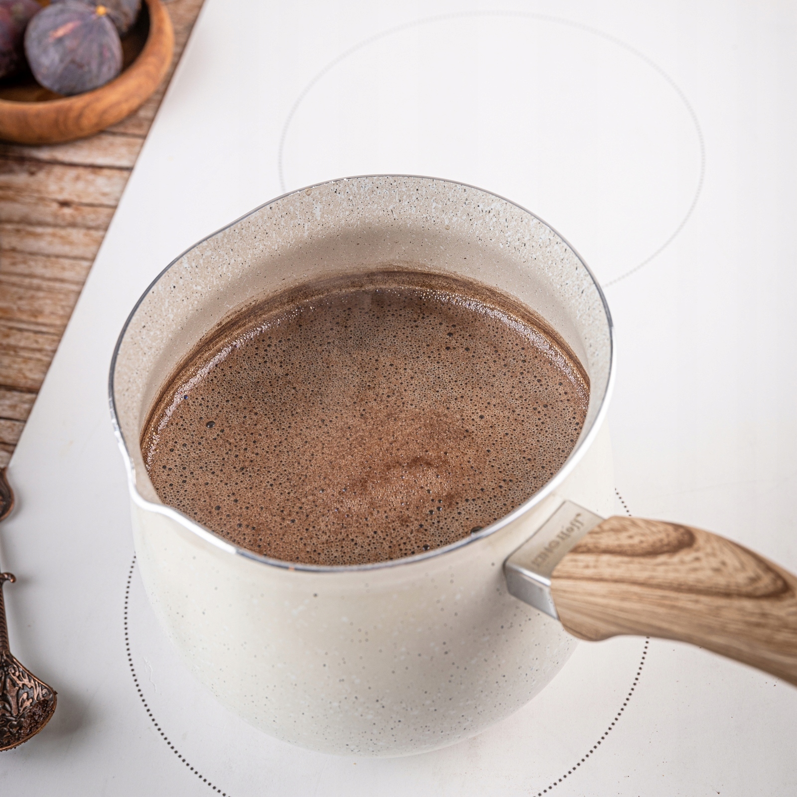 Ergonomiczny Uchwyt i Precyzyjny Dziobek – Komfort w Użyciu