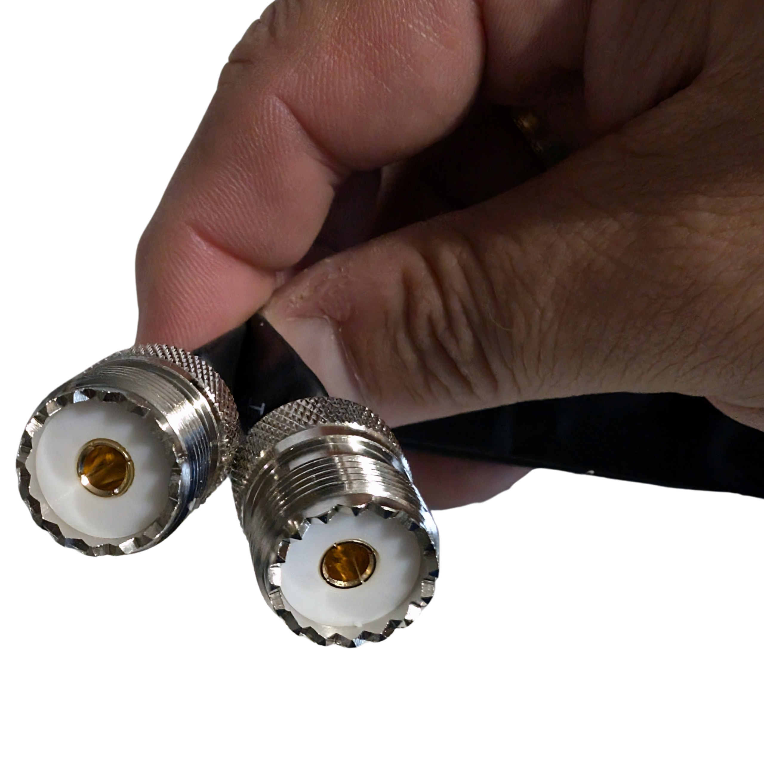 Dwa gniazda UHF / SO-239 – wszechstronność w użyciu