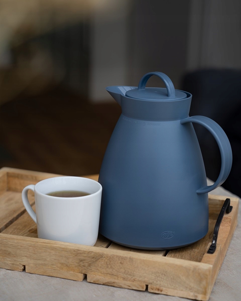 Doskonała izolacja – ciepłe napoje przez 12 godzin, zimne przez 24 godziny