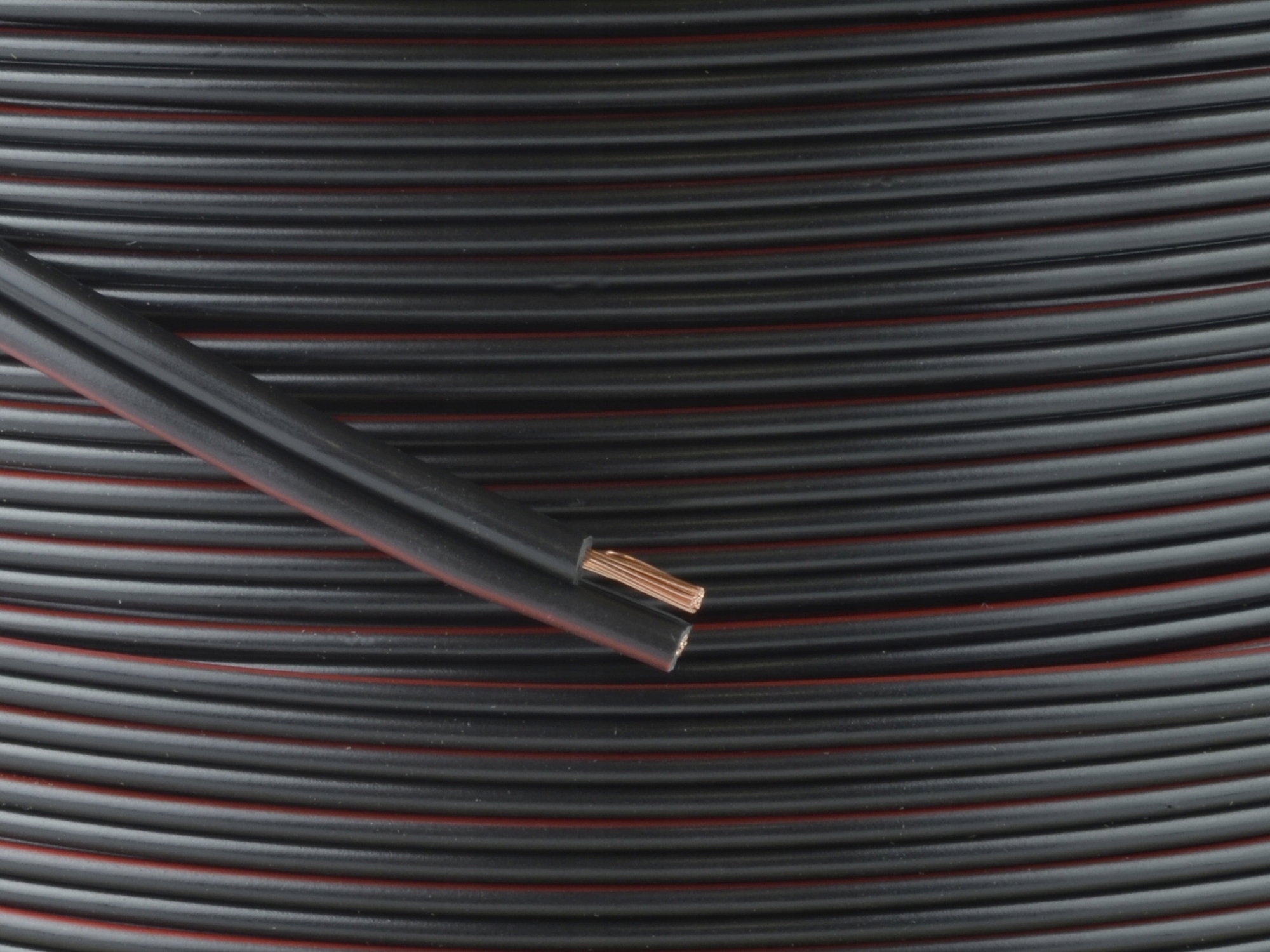 Najważniejsze zalety przewodu głośnikowego Mercor