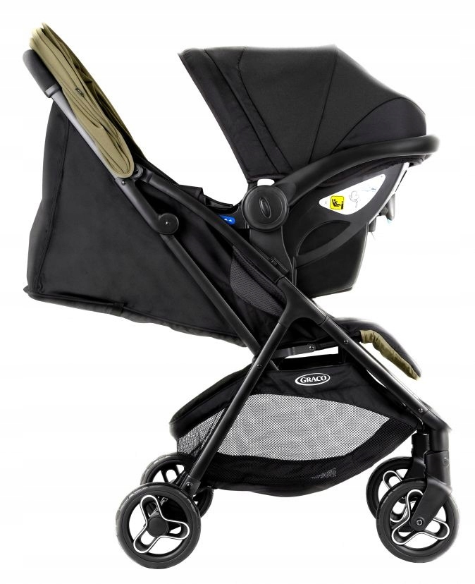 Akcesoria w zestawie – Adaptery do fotelika i folia przeciwdeszczowa