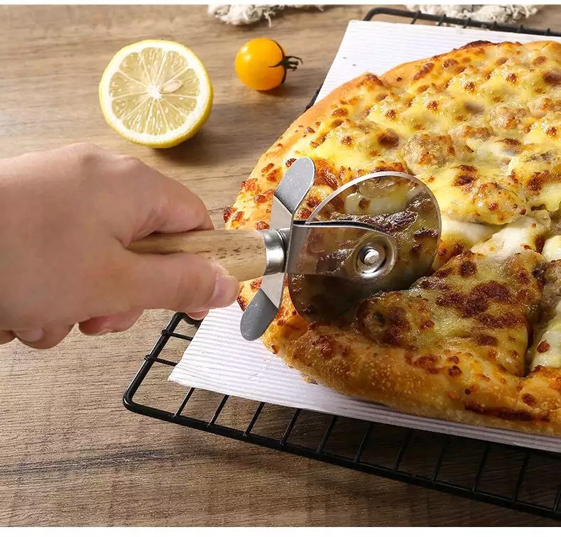 Precyzyjne Krojenie Gorącej Pizzy