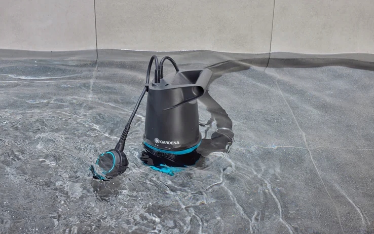 Funkcja 2 w 1 – Łatwe przełączanie między wodą czystą a brudną