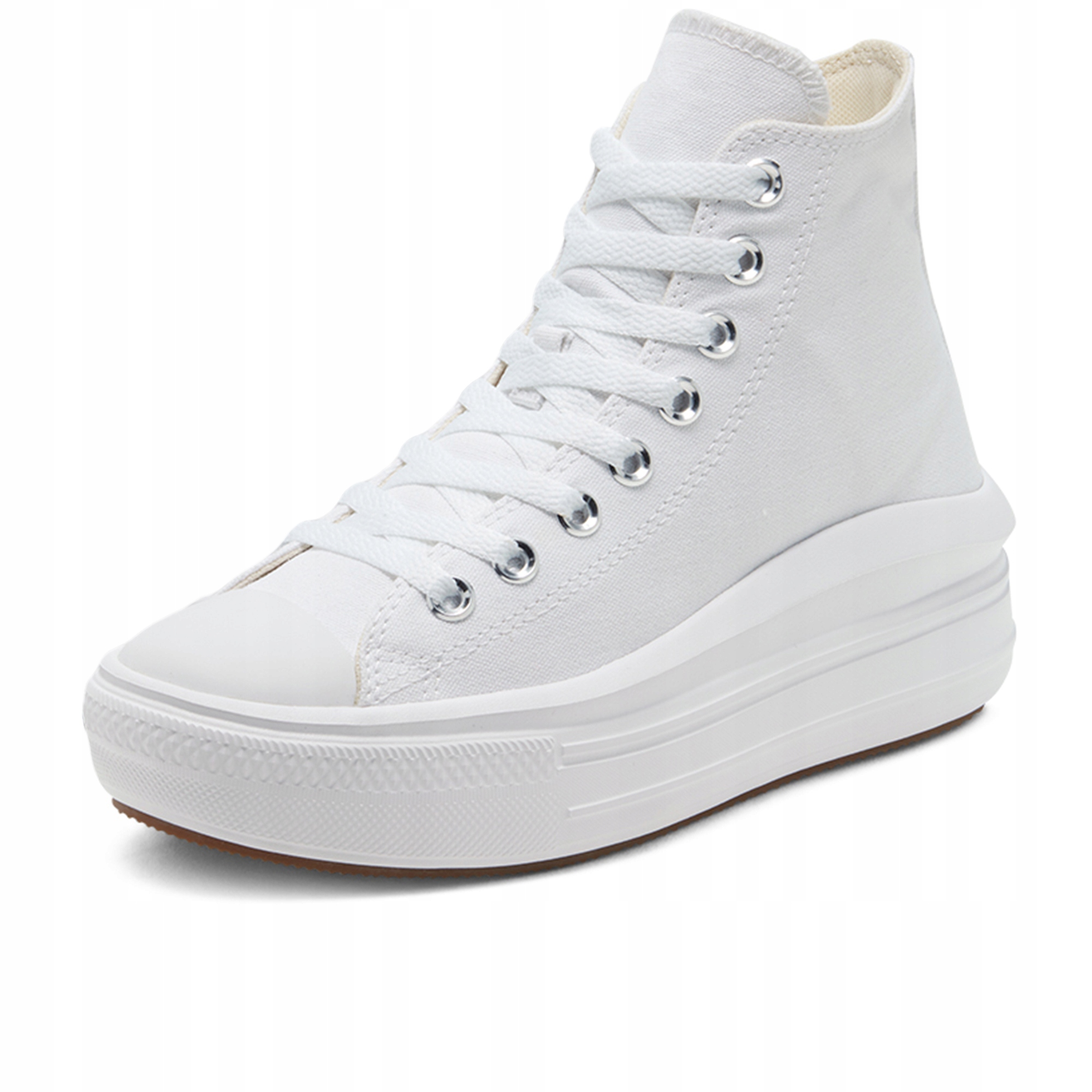Modne akcesoria do stylizacji z trampkami Chuck Taylor
