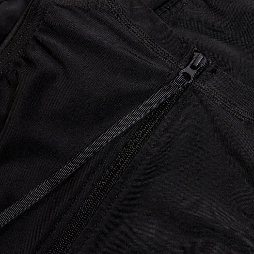 Stylowy design z wyraźnym logo