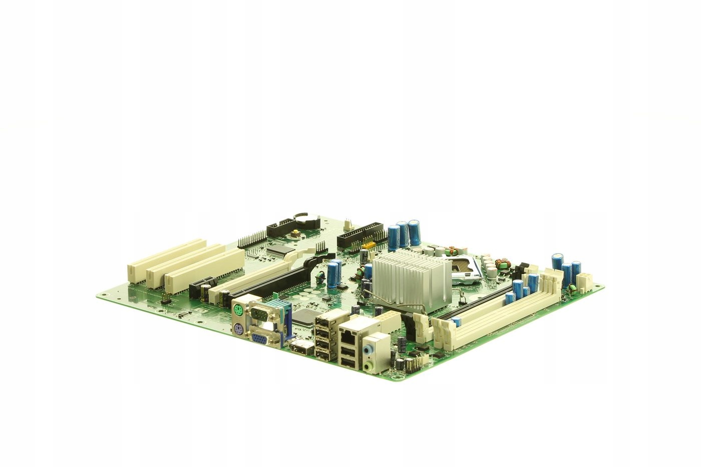 Jak HPE DC7900 CMT System Board wspiera Twoje potrzeby IT?