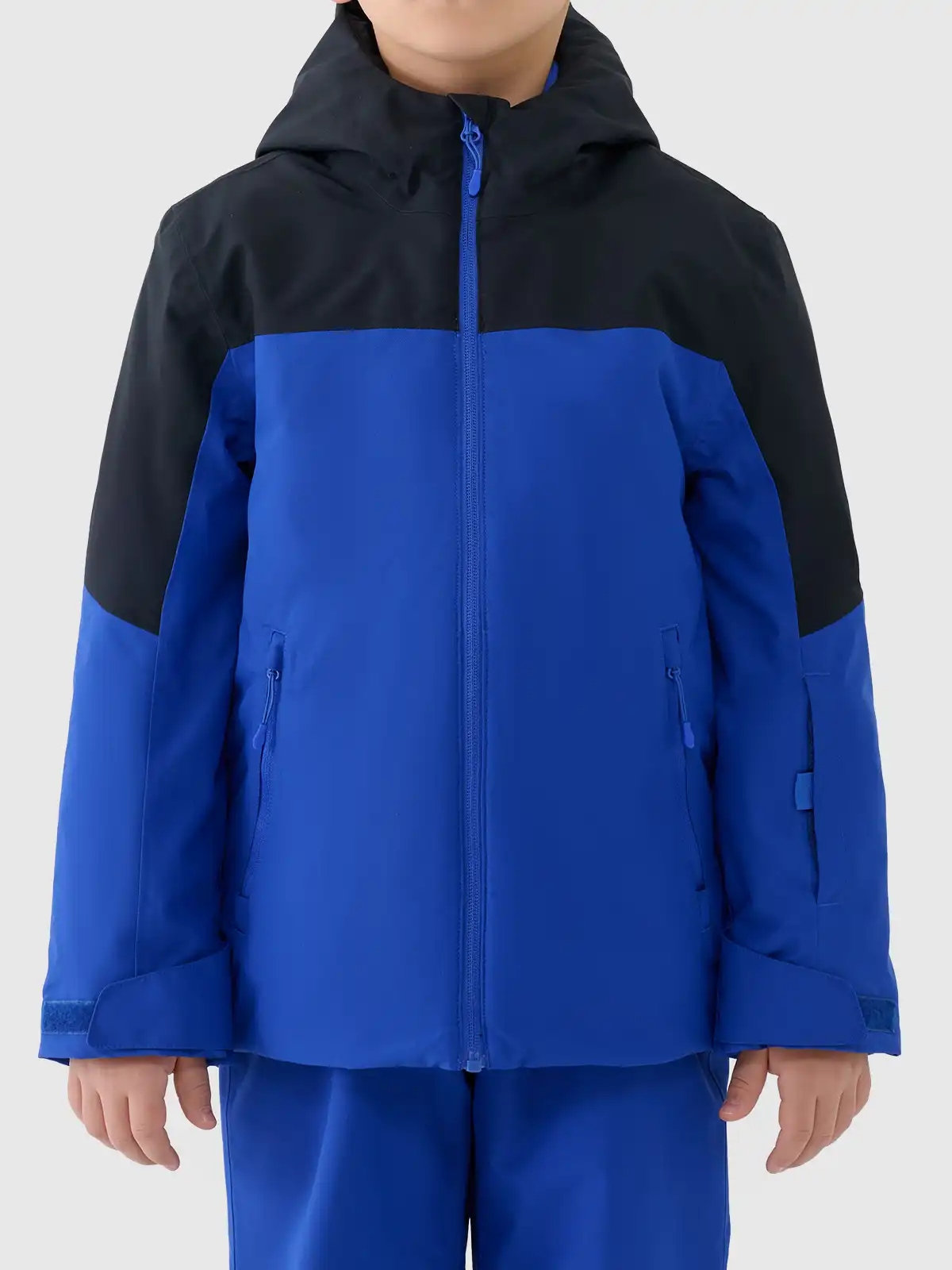 Funkcjonalny design – Regulowane mankiety i kaptur