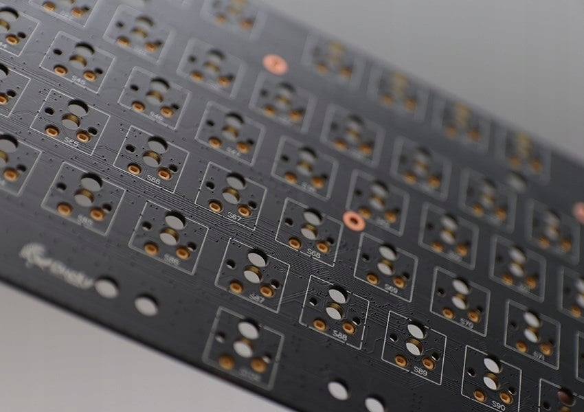 Mechaniczna klawiatura z przełącznikami Cherry MX Red