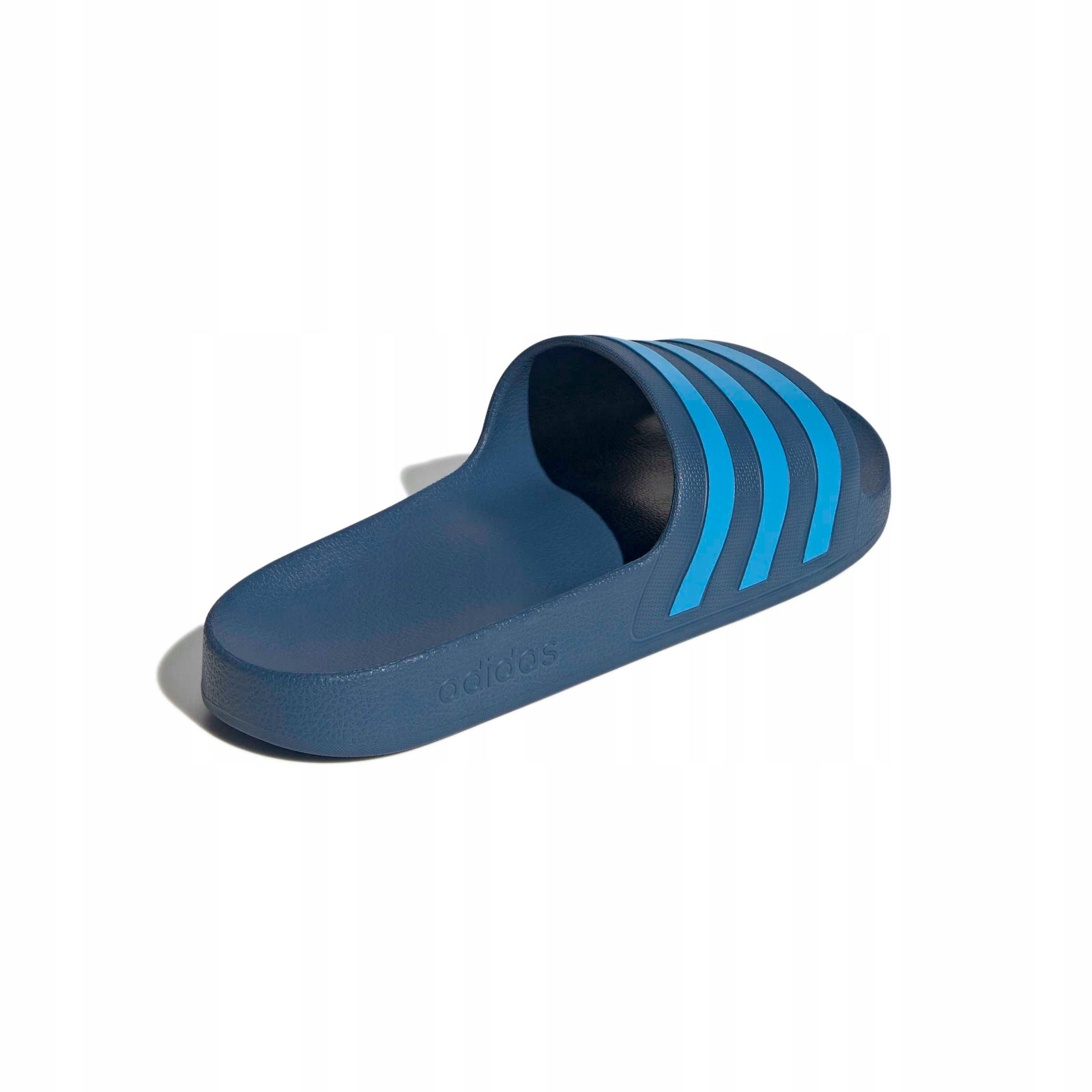 Dlaczego warto wybrać klapki adidas Adilette Aqua?