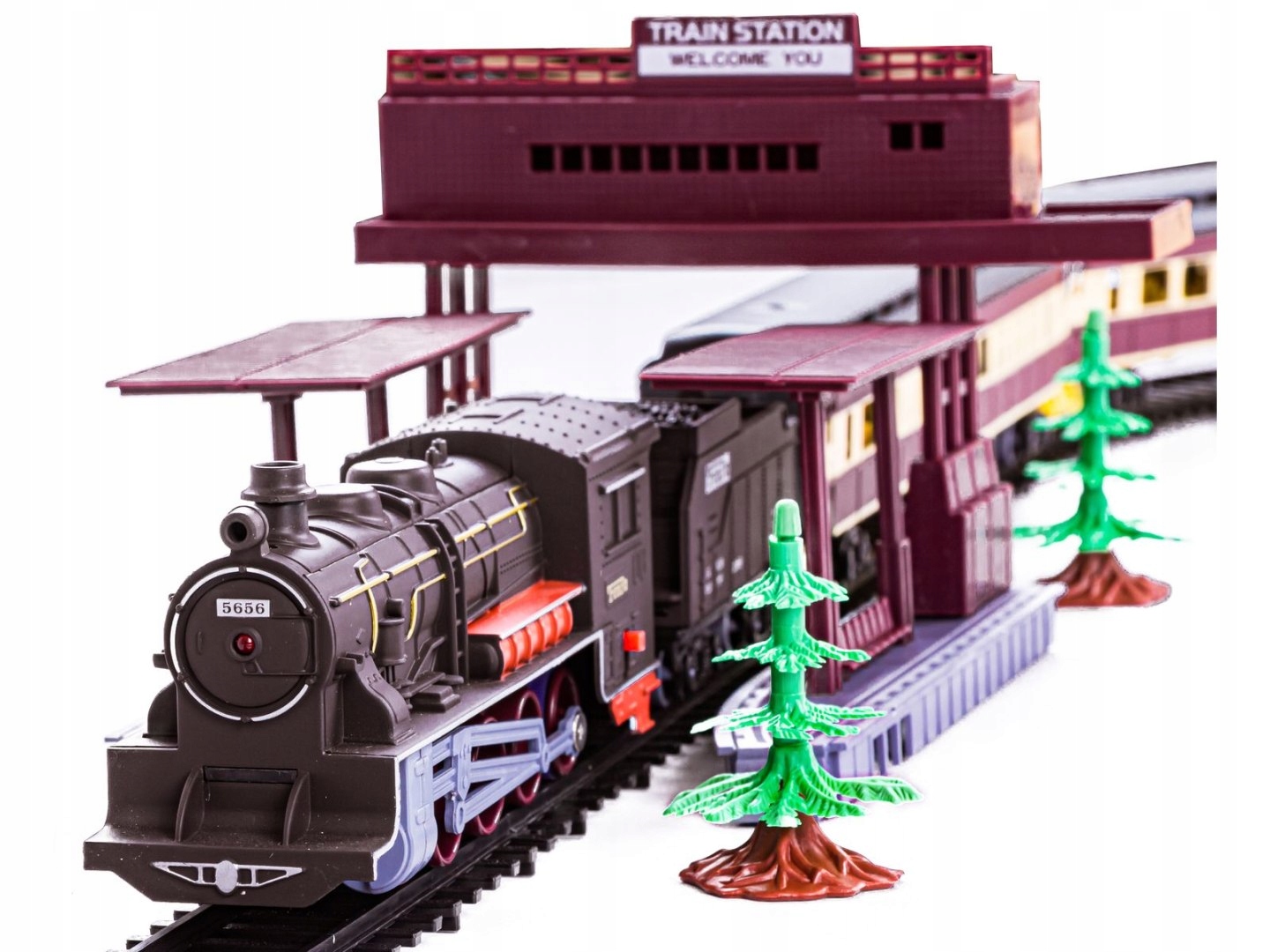 Realistyczne dźwięki i efekty świetlne – Poczuj się jak na stacji kolejowej