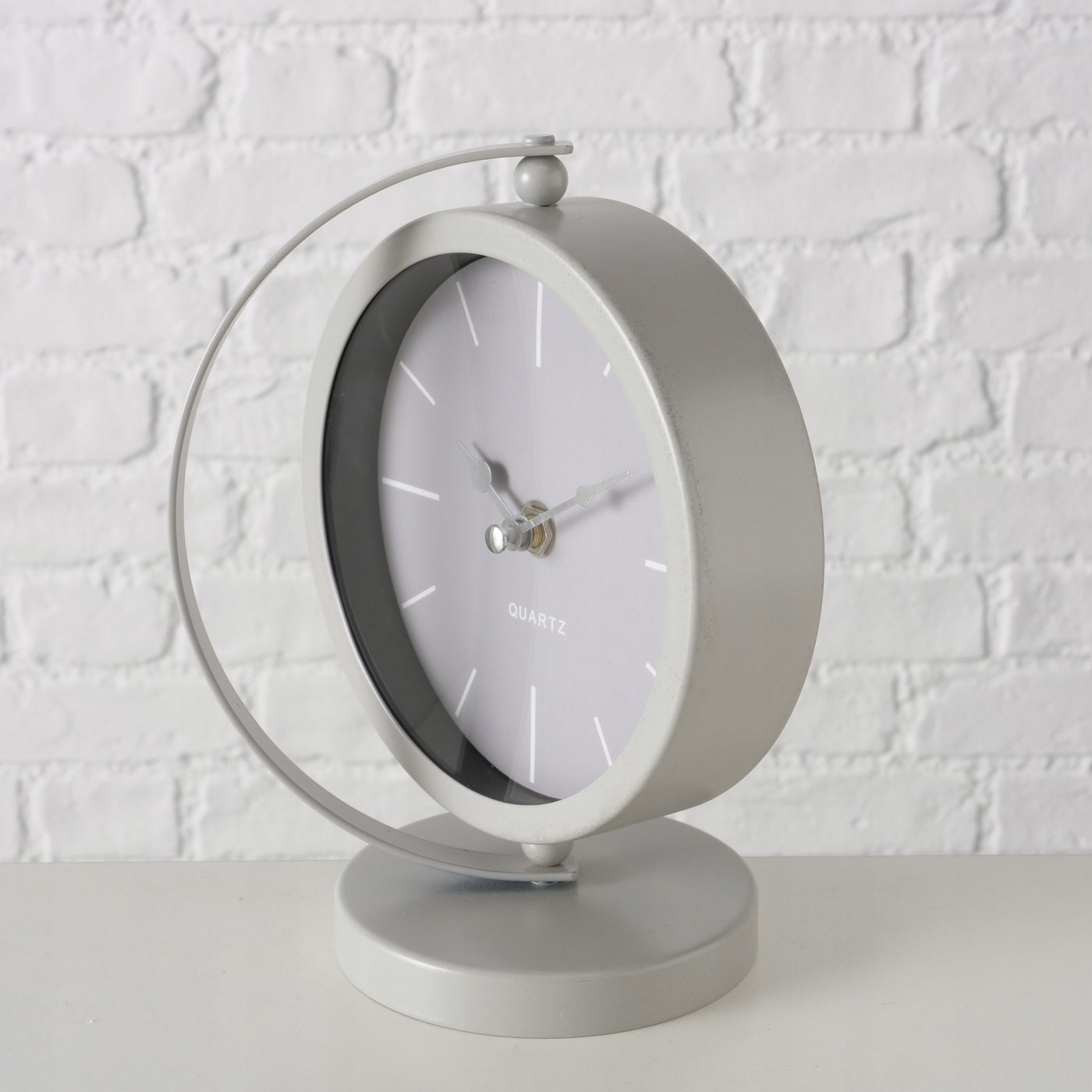 Analogowy wyświetlacz – Klasyczny design dla łatwego odczytu