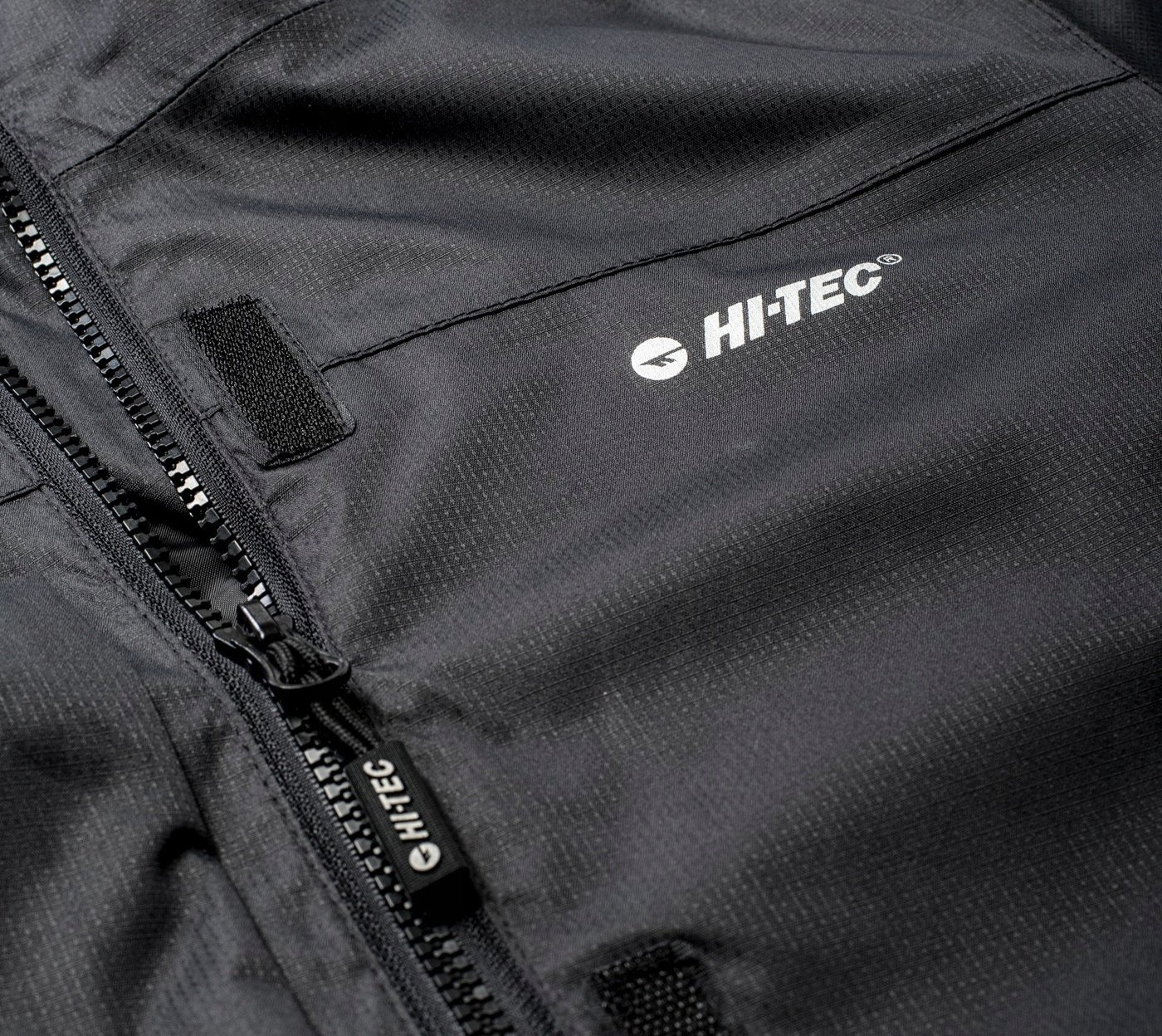 Funkcjonalne kieszenie i elementy odblaskowe dla bezpieczeństwa