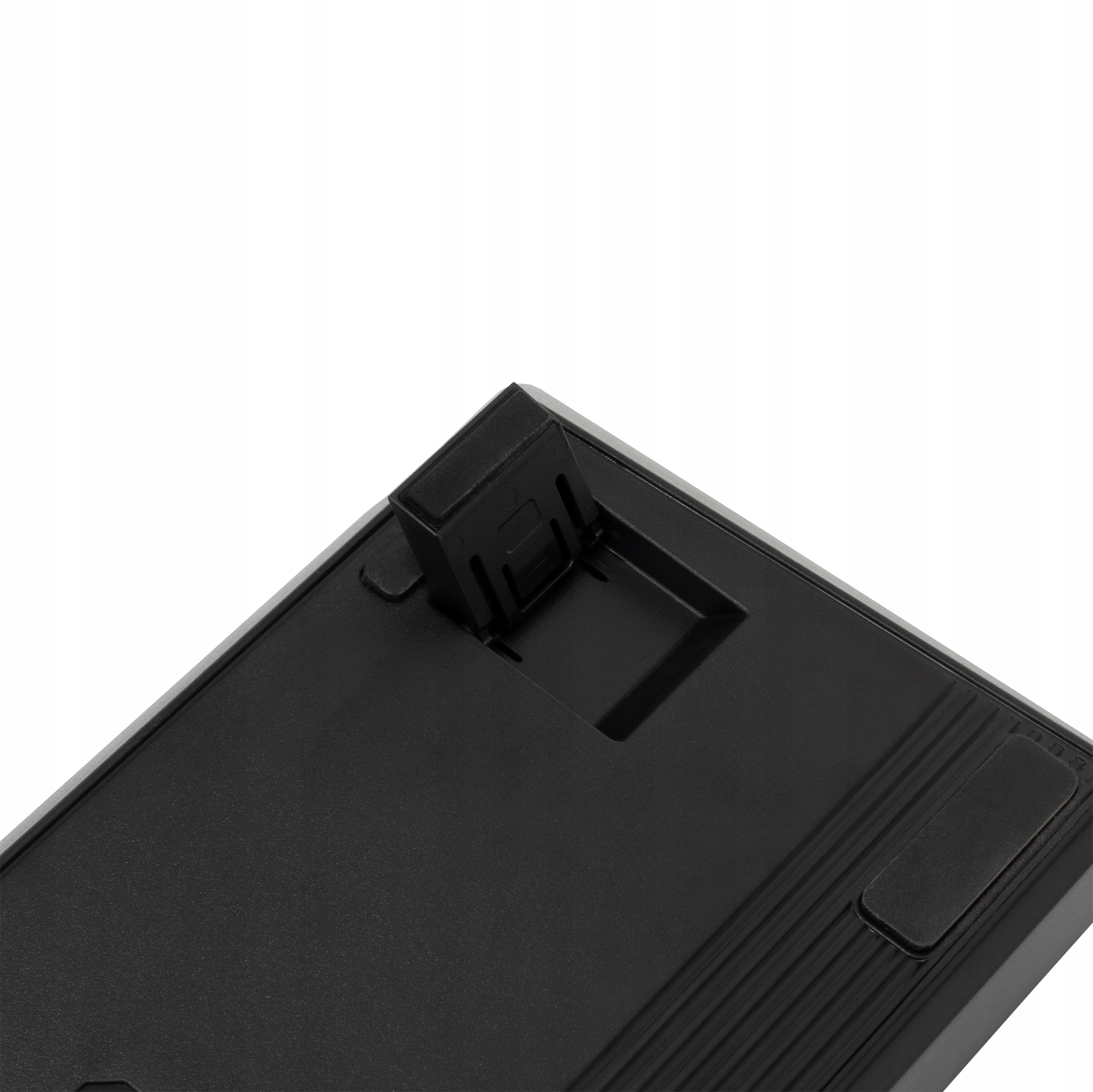 Kompaktowy Design – Więcej miejsca na biurku