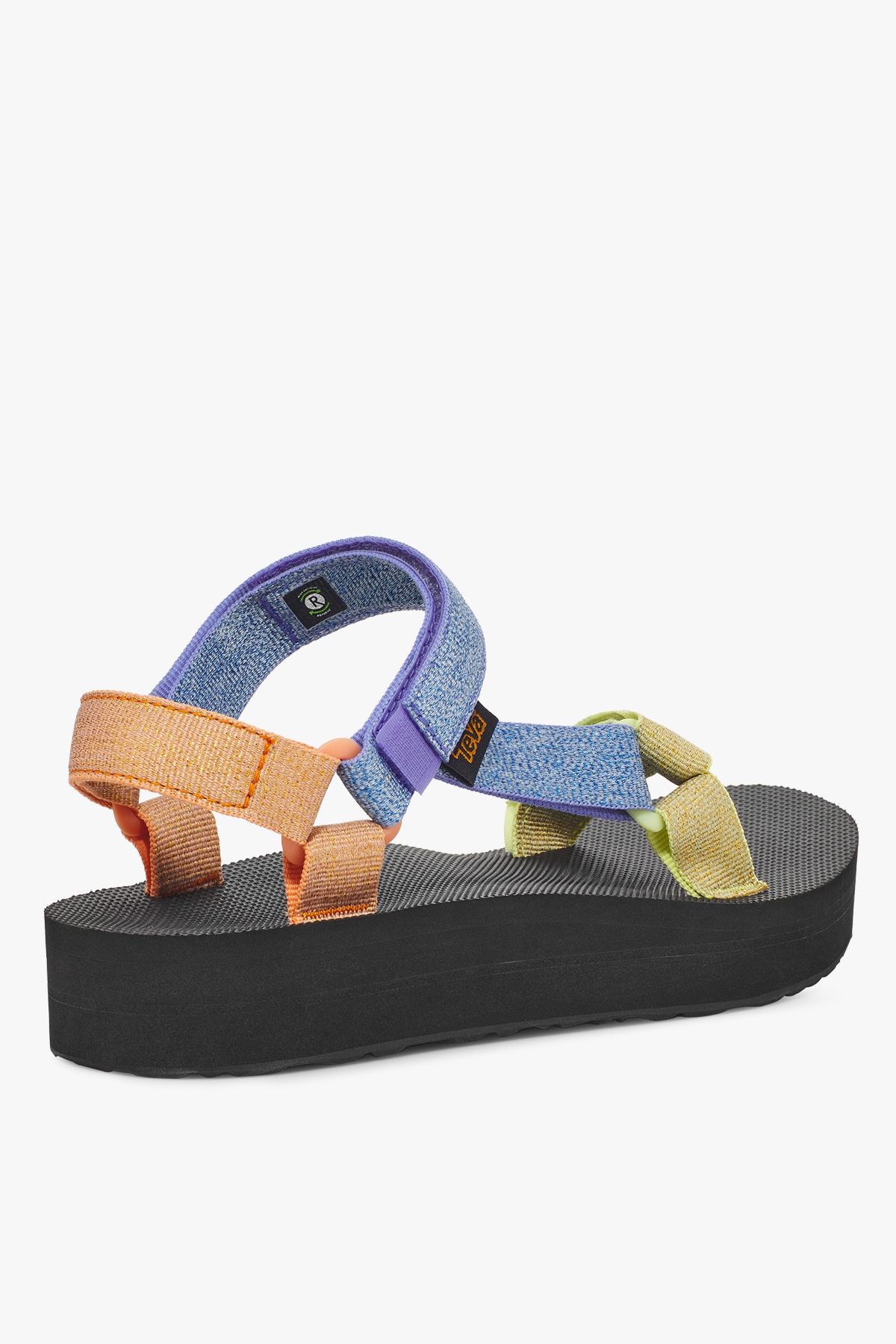 Funkcjonalność i uniwersalność sandałów Teva