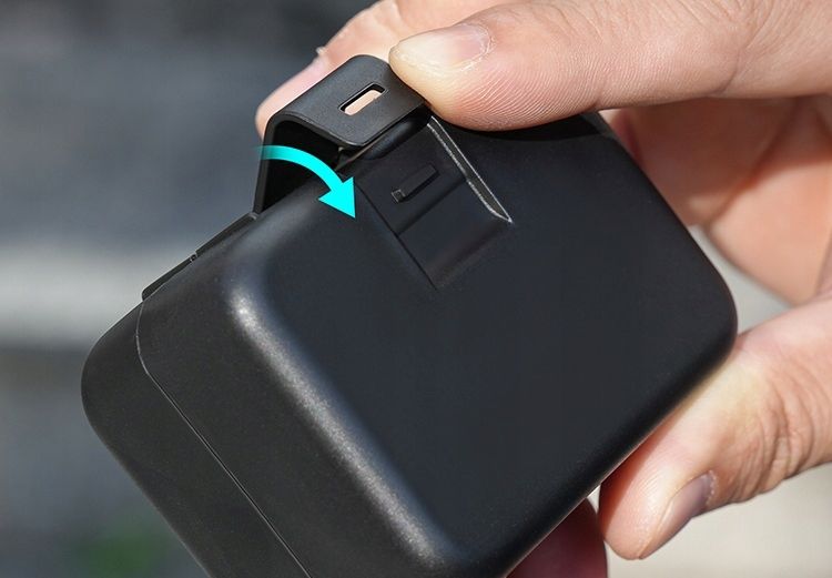 Wbudowane podkładki amortyzujące i zapięcie snap-lock