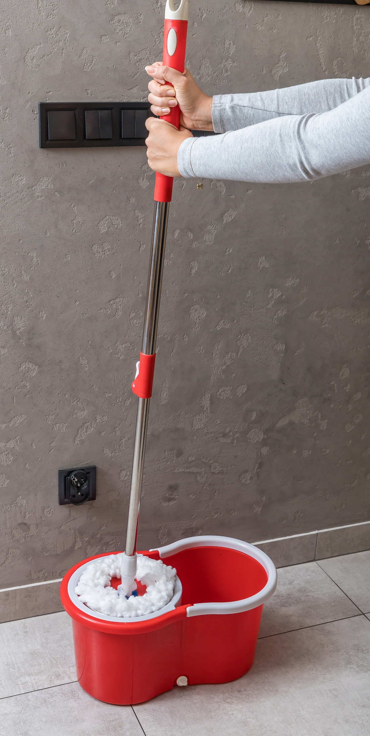 Stylowy kolor czerwony – MOP, który pasuje do każdego wnętrza