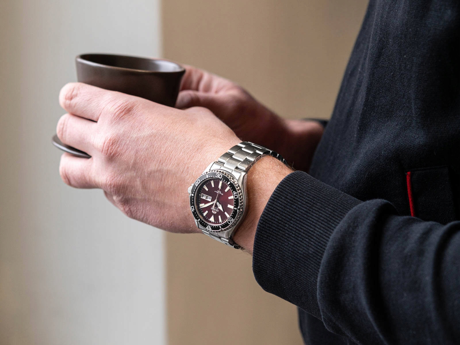 Funkcje dodatkowe – Datownik i fosforyzowane wskazówki