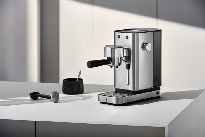 Moc 1350 W i ciśnienie 15 bar – Doskonałe espresso w każdej filiżance