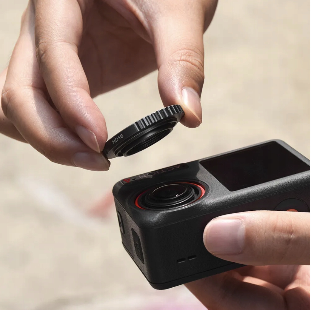 Łatwy i szybki montaż na obiektywie