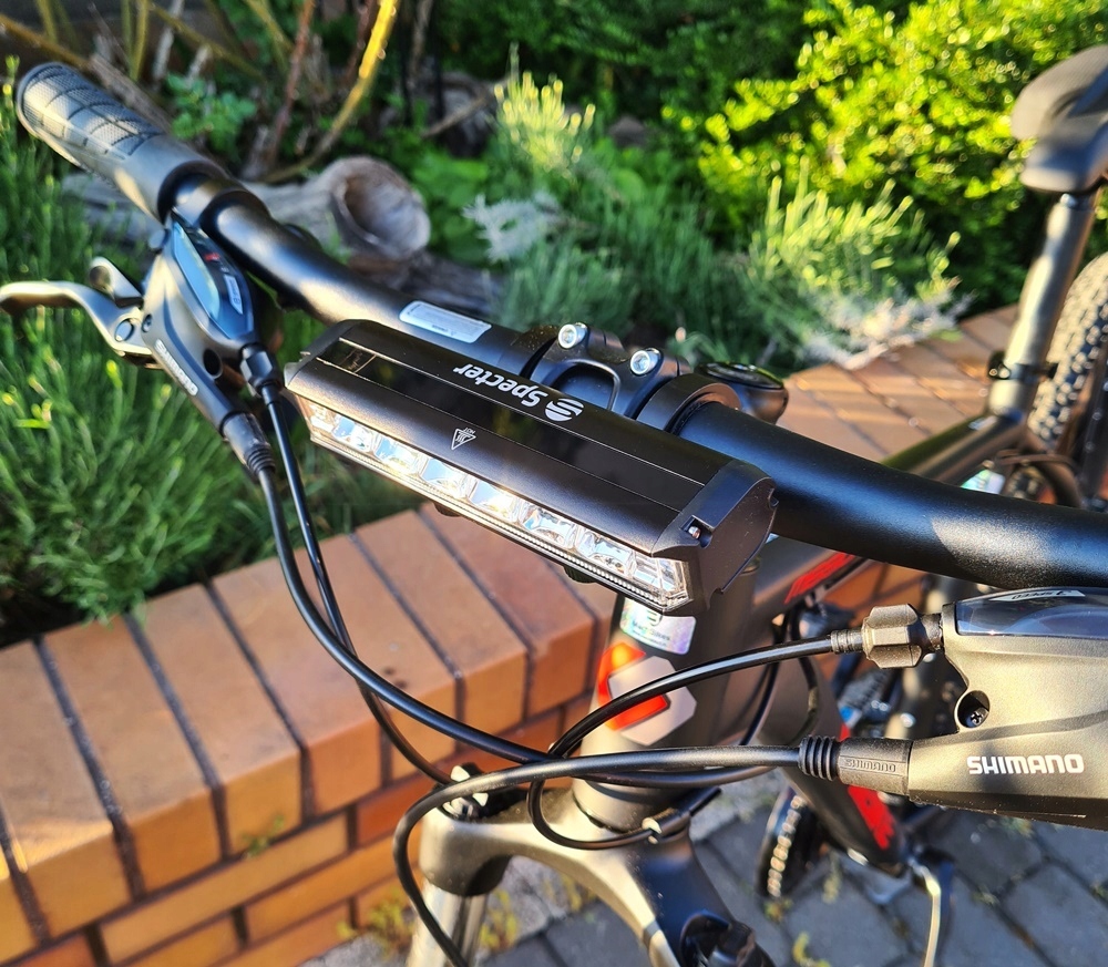 Wodoodporność IPX65 – Ochrona przed deszczem i błotem