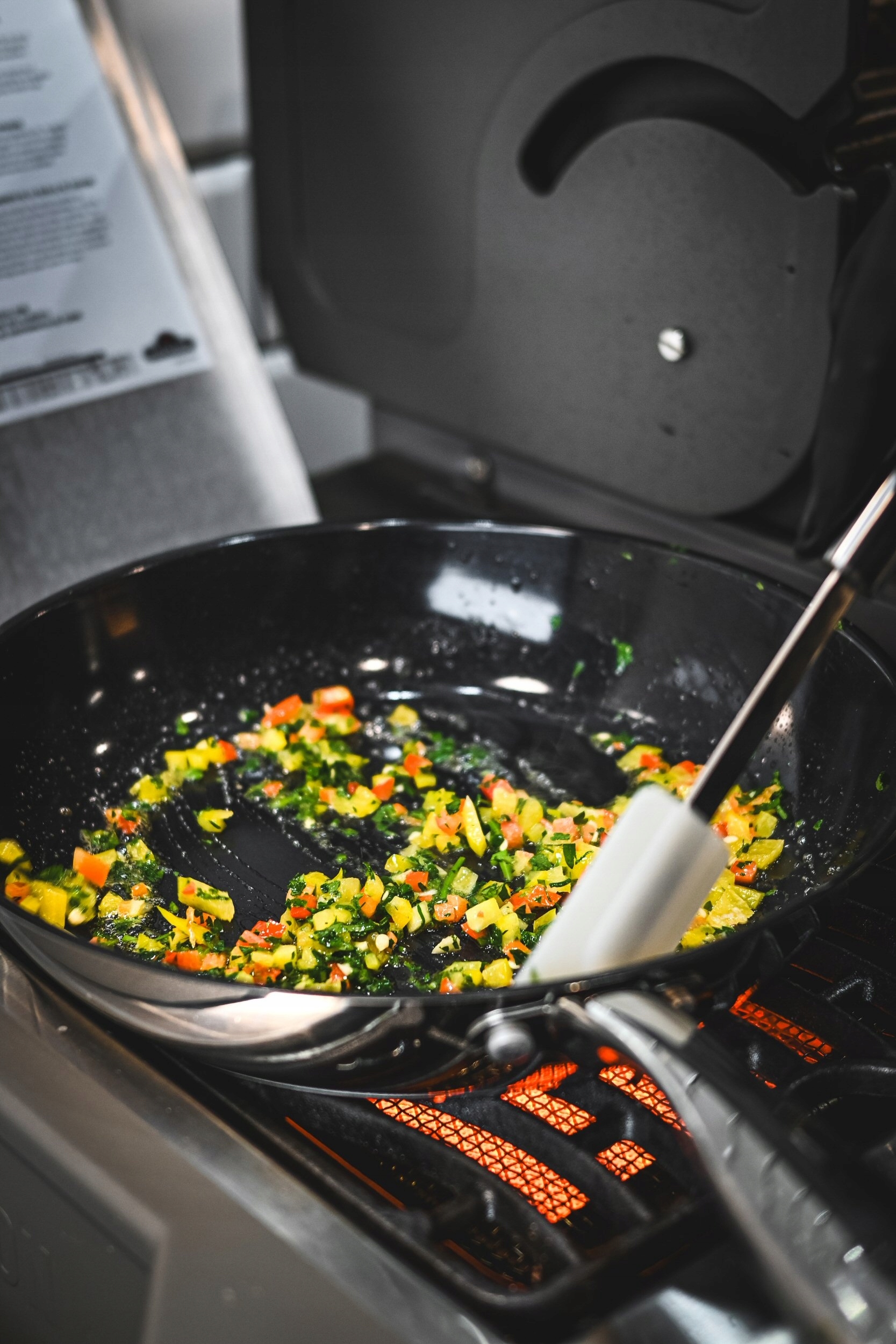 Wyjątkowa powłoka ceramiczna ILAG Non-Stick Ultimate – Bezpieczeństwo i komfort gotowania