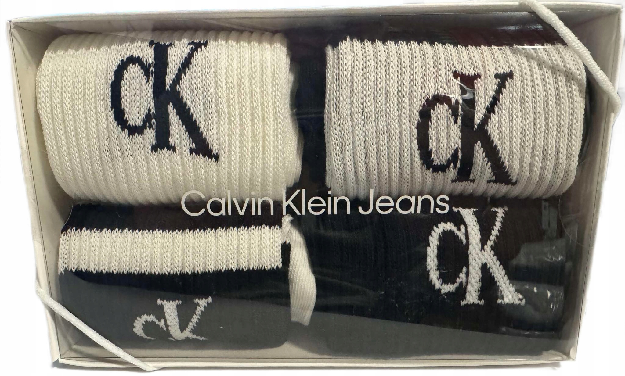 Skarpety Calvin Klein 4 PARY GIFTBOX – Idealny prezent dla mężczyzn