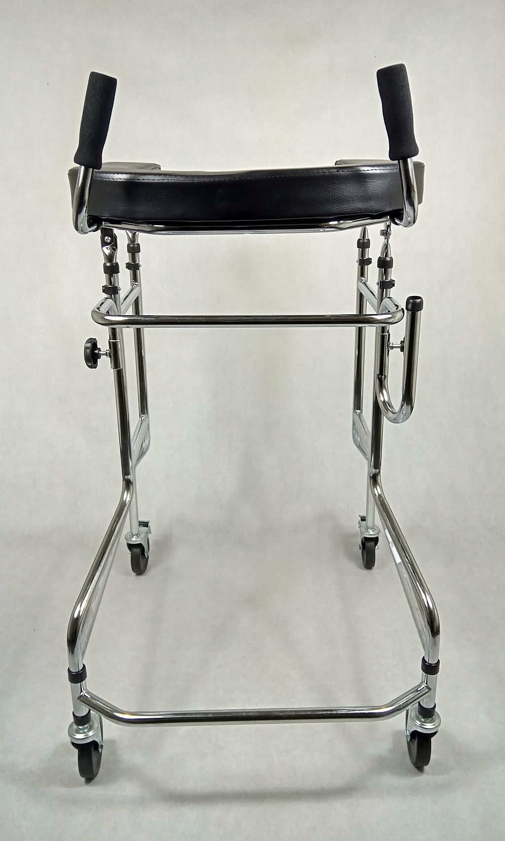 Mobilność dzięki czterem skrętnym kołom