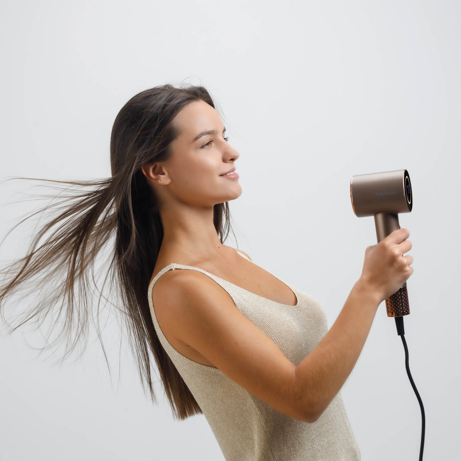 Technologia Ionic Care – Gładkie i lśniące włosy bez puszenia