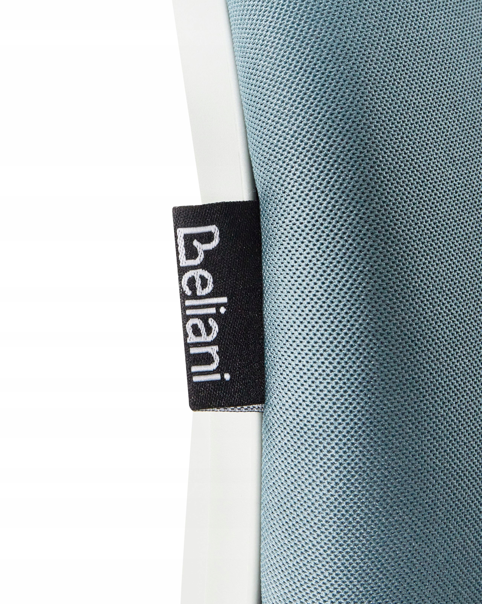 Mechanizm odchylania oparcia i przesuwne siedzisko