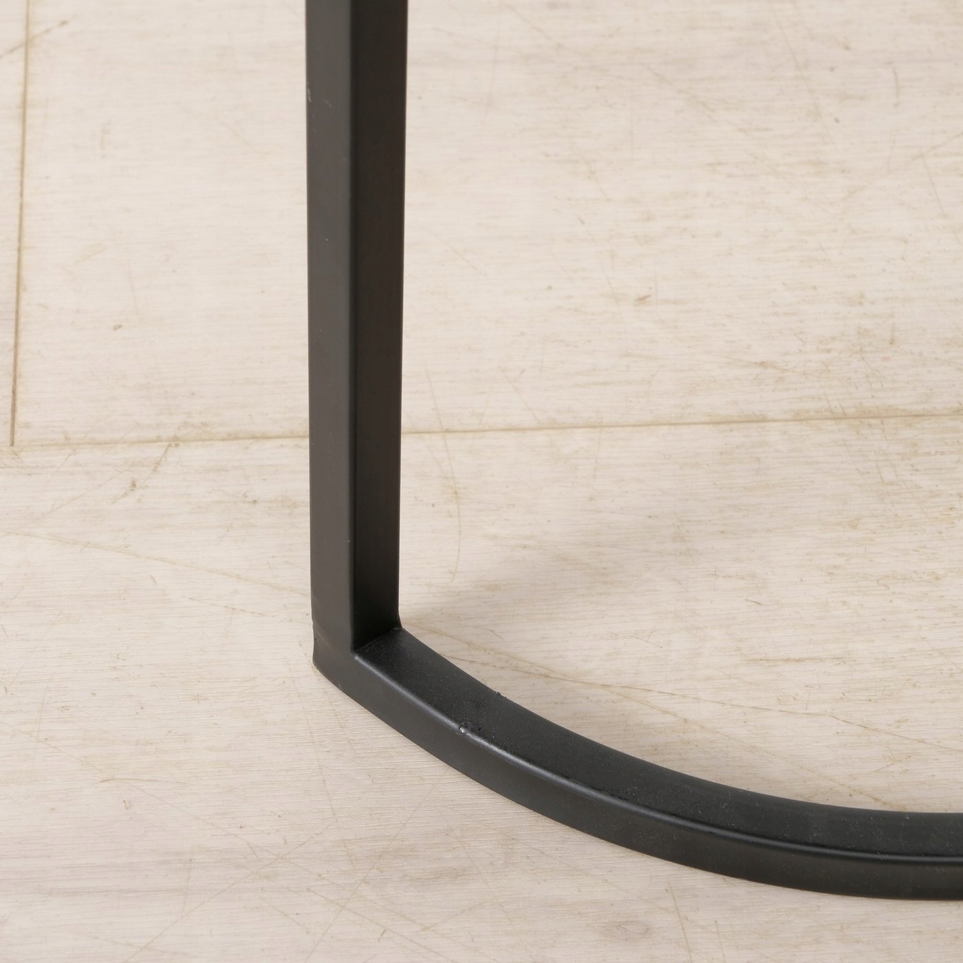 Trwały materiał metalowy – stabilność i odporność na zarysowania