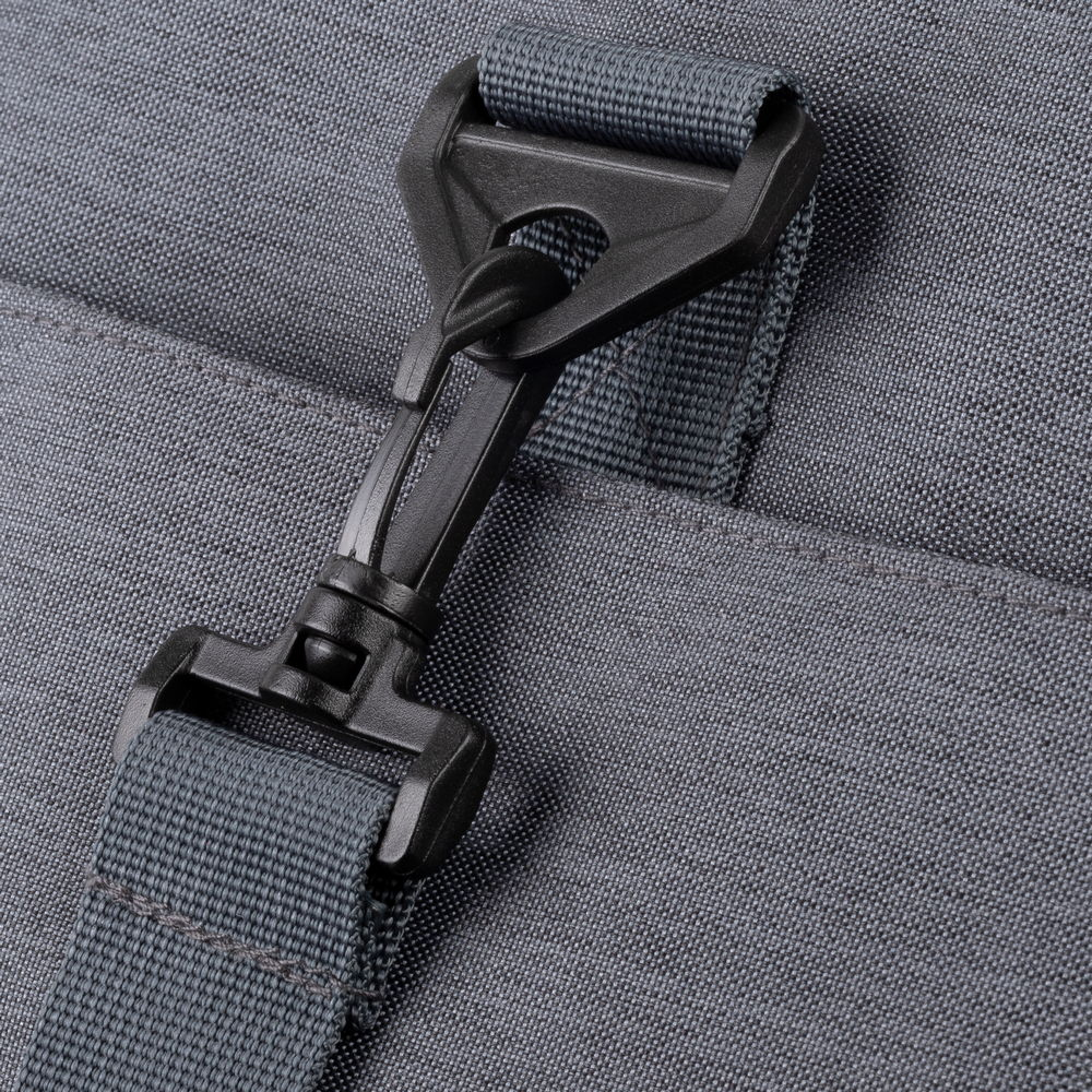 Wygodne, wyściełane uchwyty i regulowany pasek