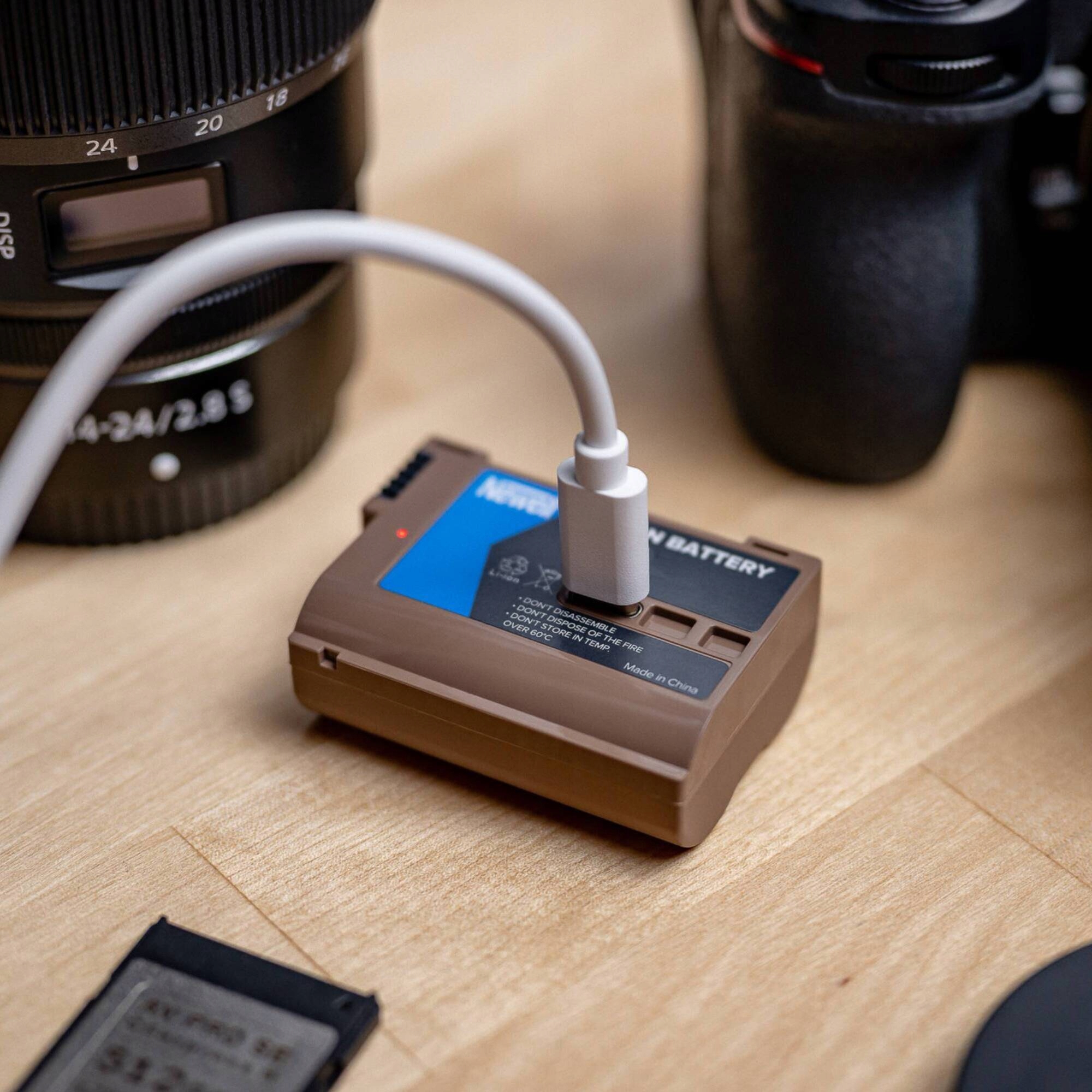 Ładowanie przez port USB-C – Wygoda i mobilność