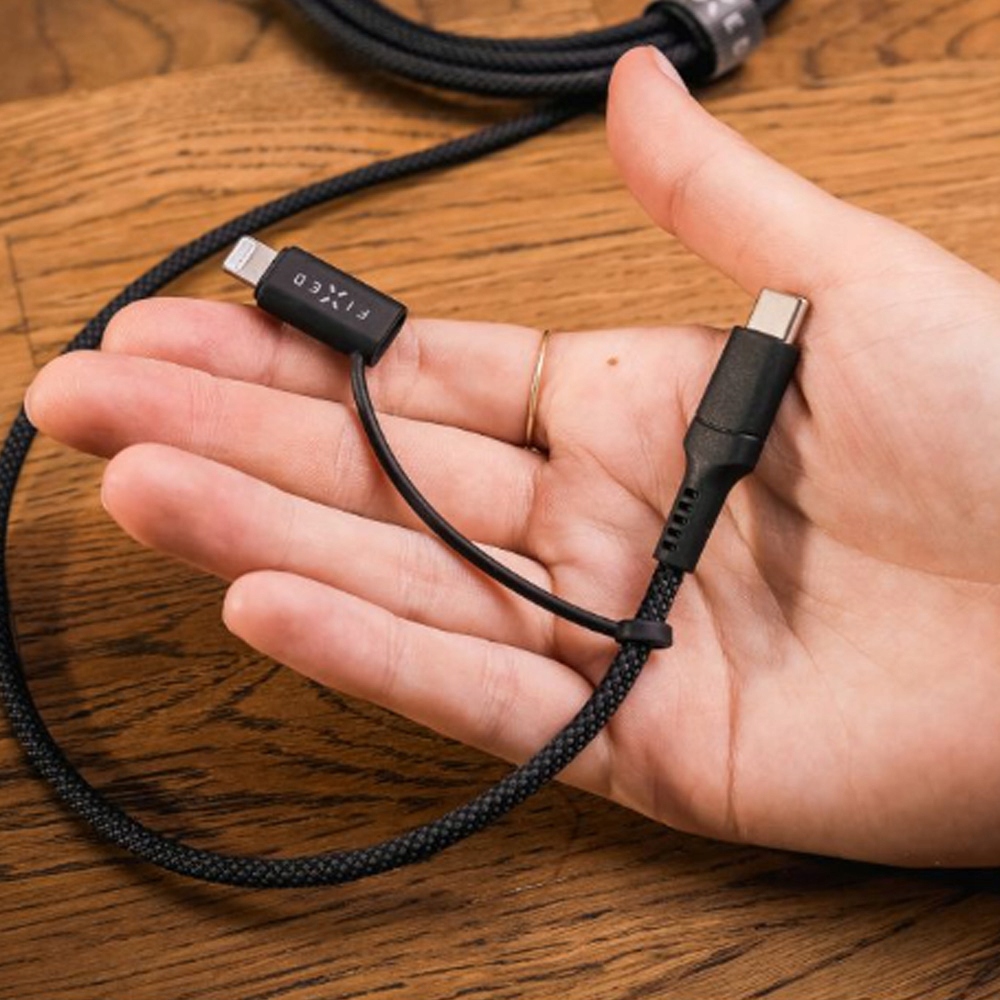 Praktyczne akcesoria – opaska zaciskowa i samoprzylepny organizer