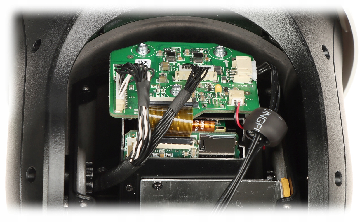 Wbudowany oświetlacz podczerwieni do pracy nocą