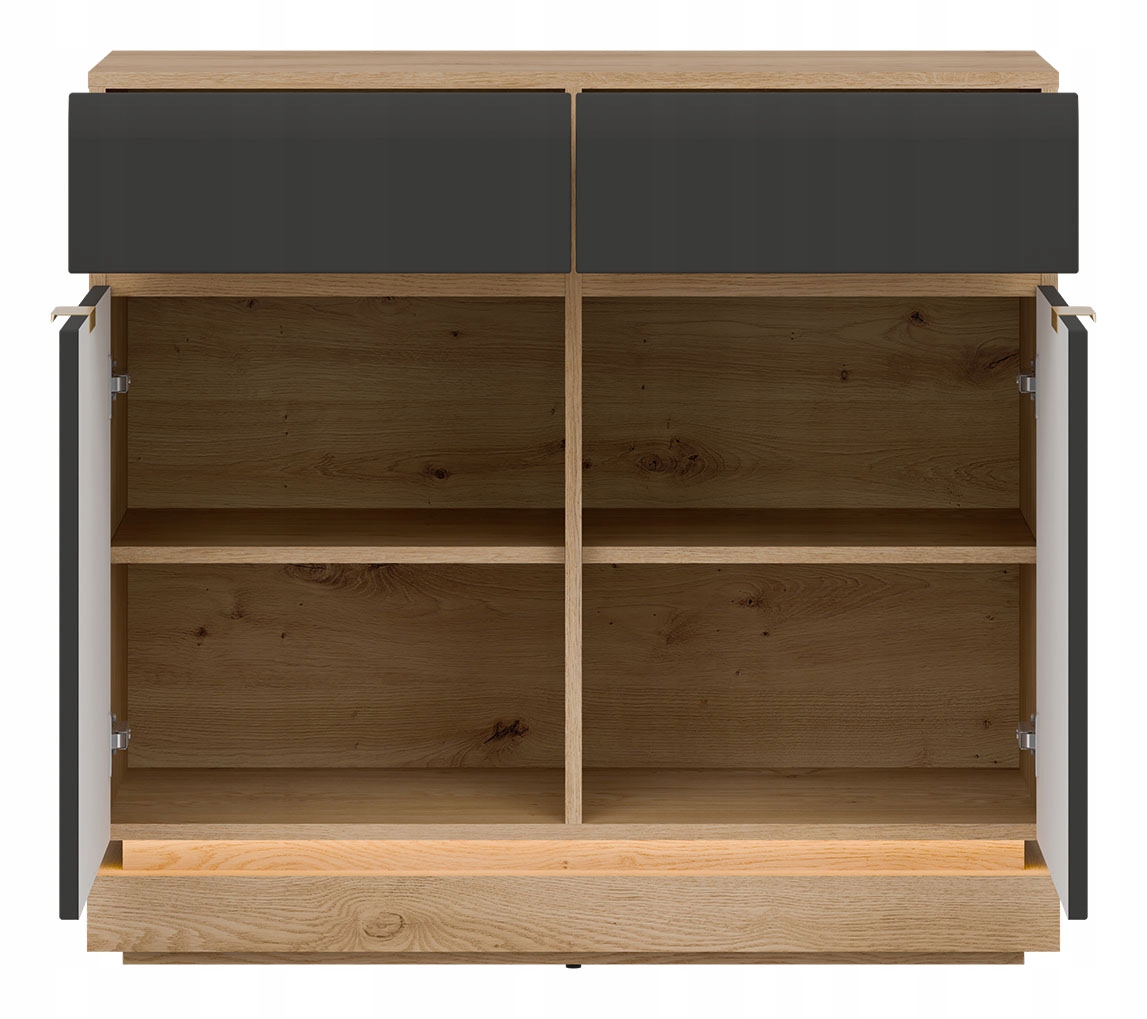 Praktyczne wnętrze z pojemnymi szufladami i półkami