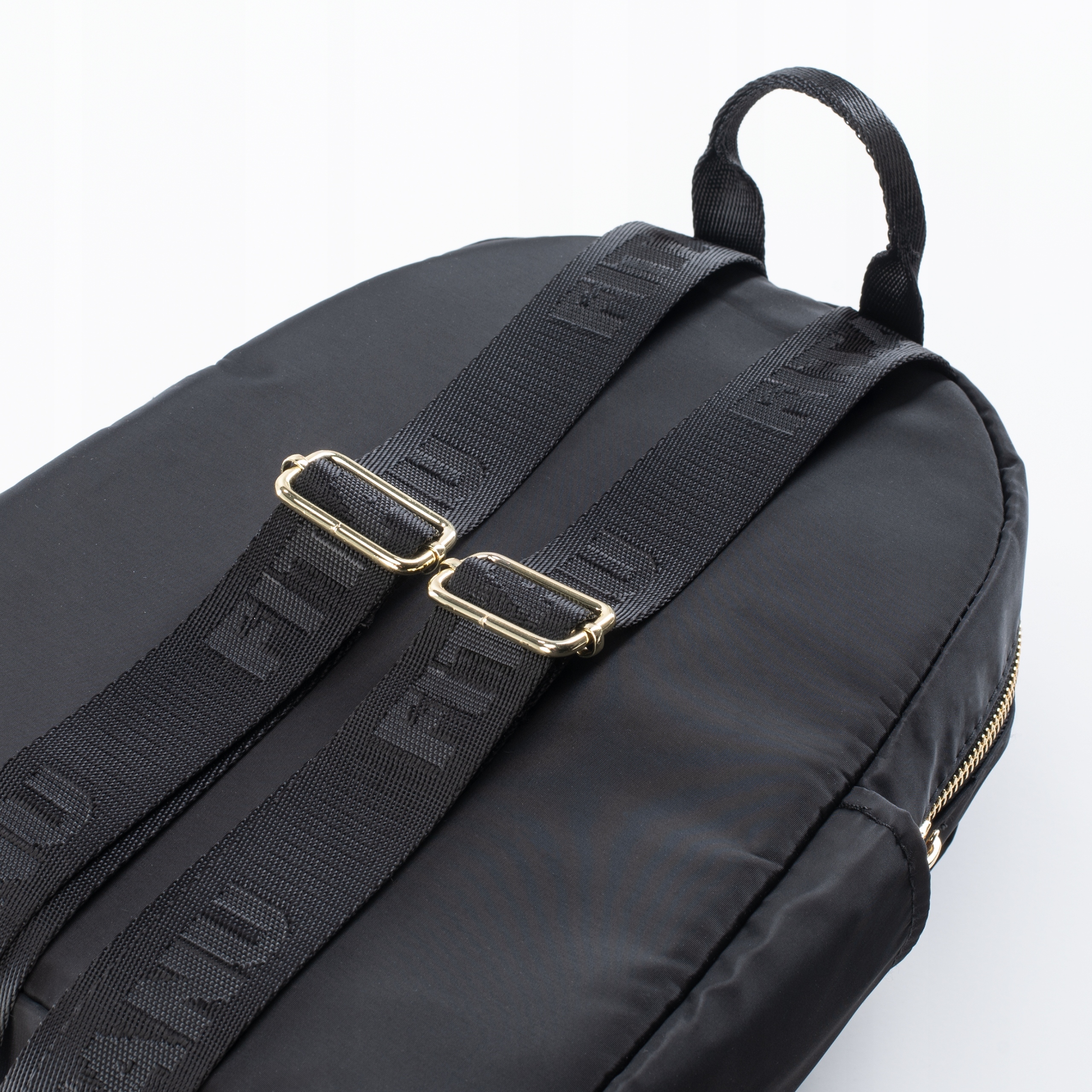 Funkcjonalność plecaka AFINA – kieszonki i regulowane szelki