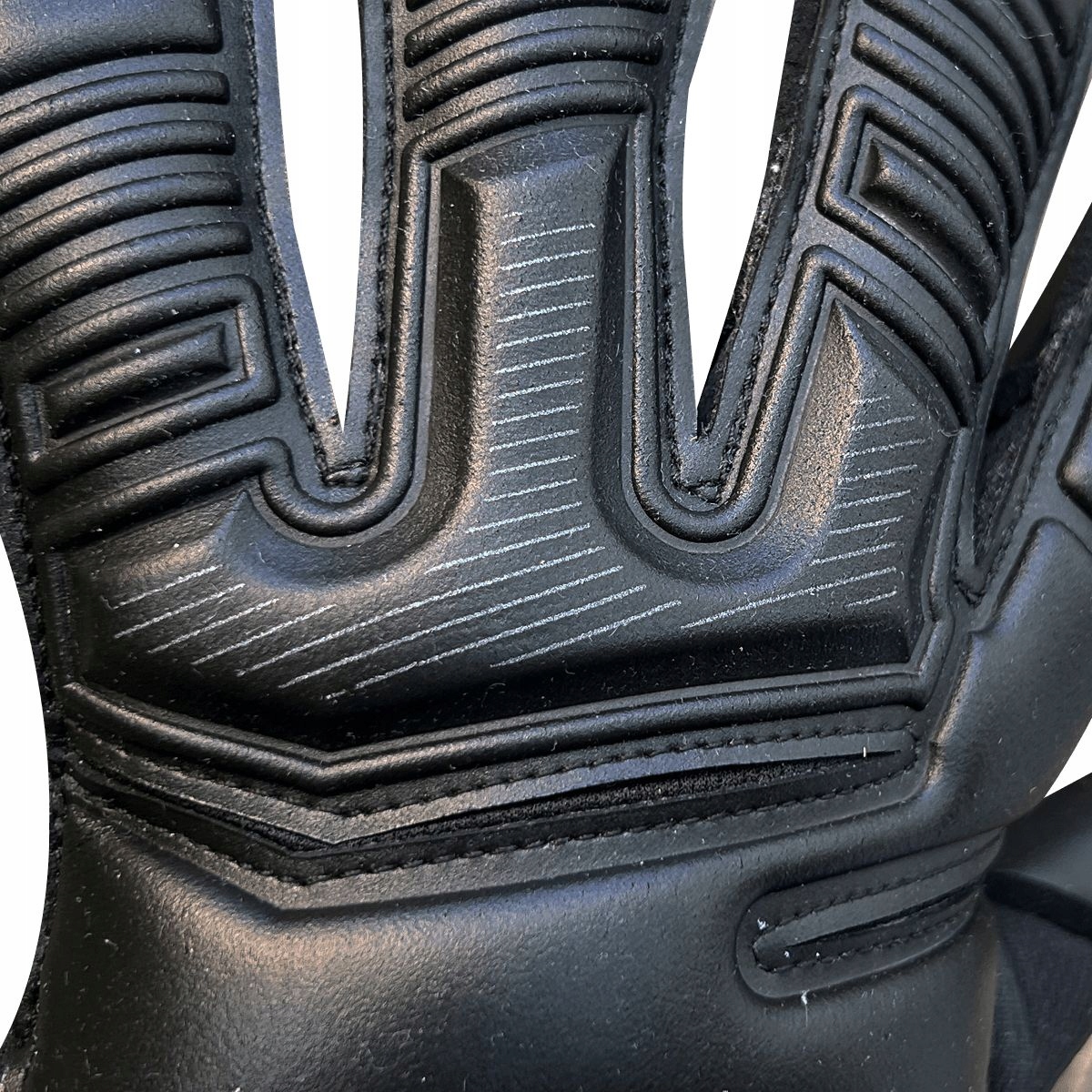 Zmodernizowany wierzch rękawic – Ochrona i komfort podczas interwencji