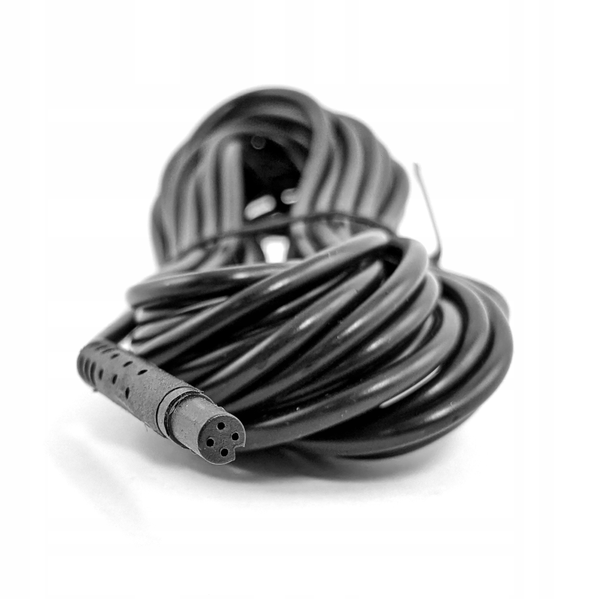 Przewodowa łączność – Stabilny przesył obrazu bez zakłóceń