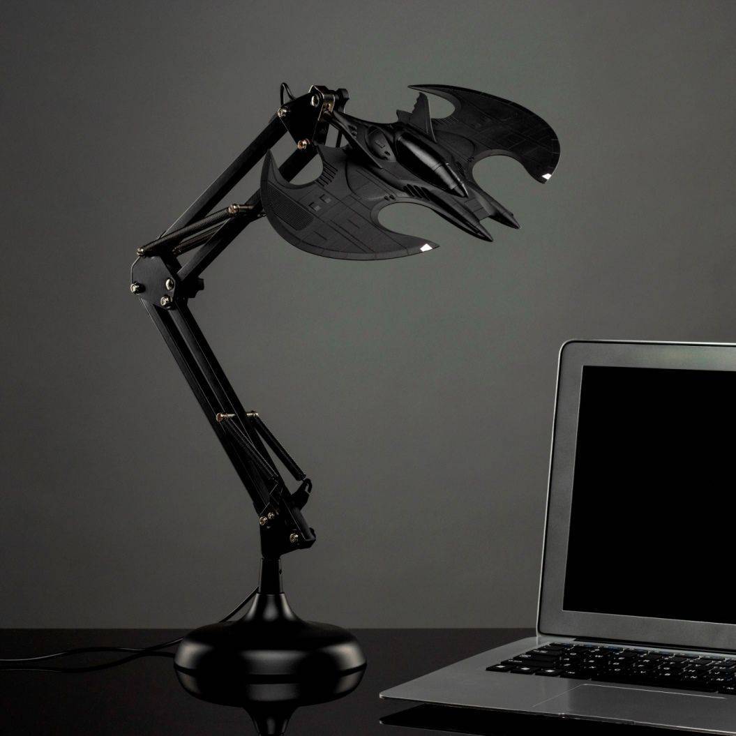 Szczegóły techniczne lampki biurkowej Batwing
