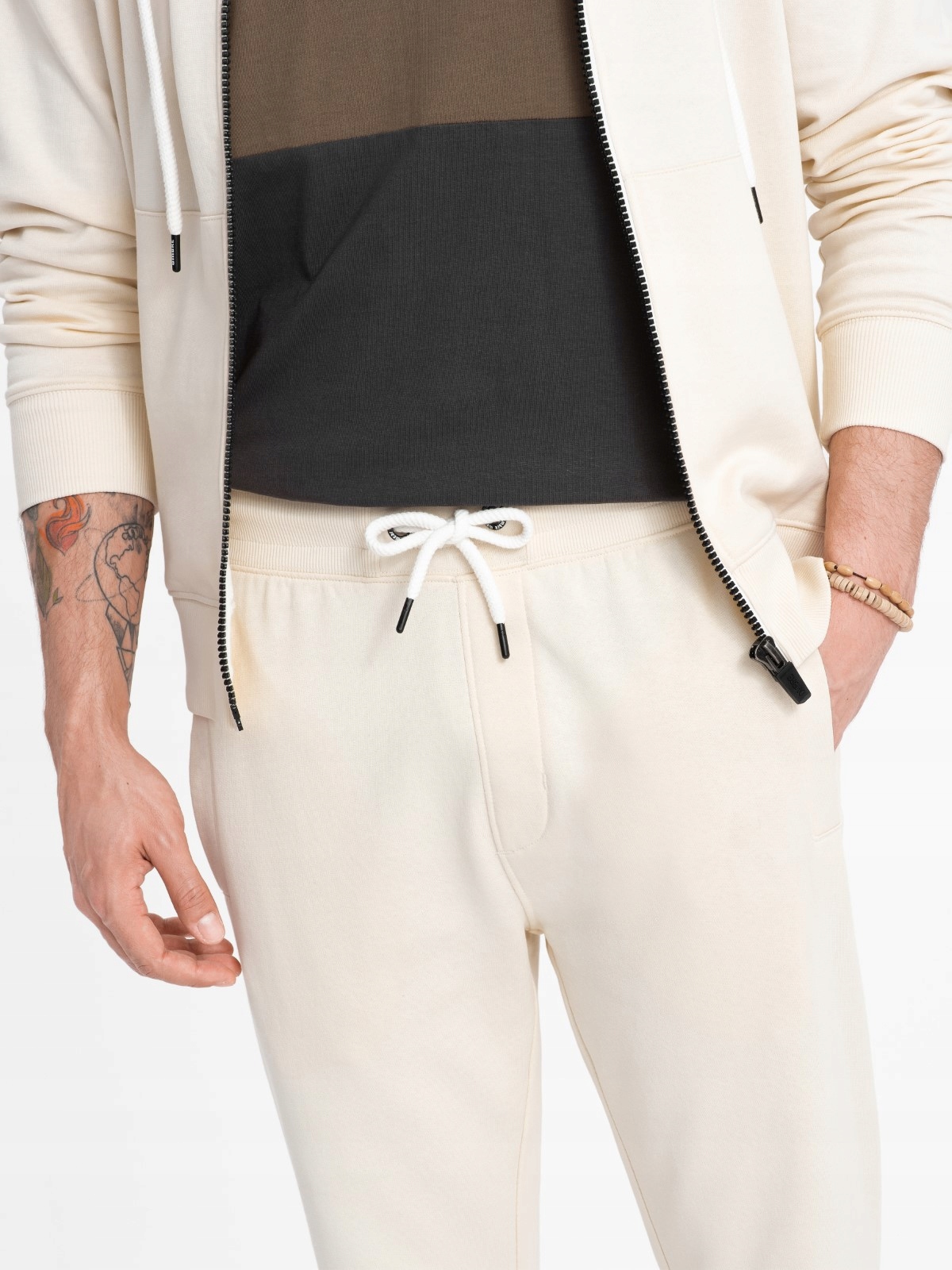 Funkcjonalne detale – Ozdobne elementy i kieszenie