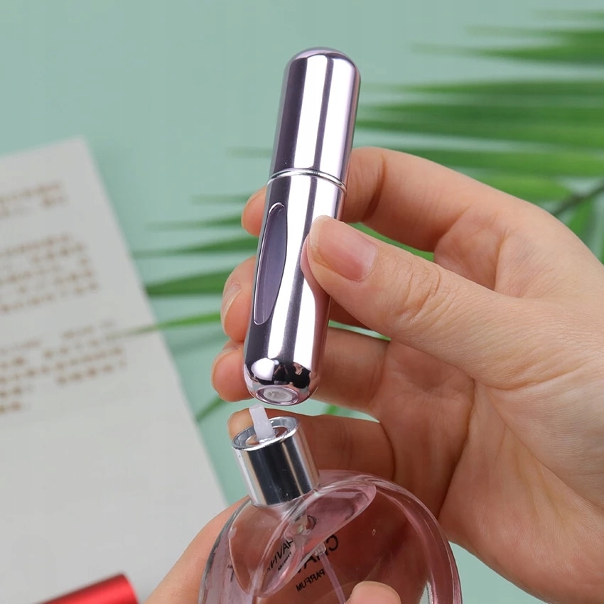 Pojemność 5 ml – doskonała do torebki i kieszeni