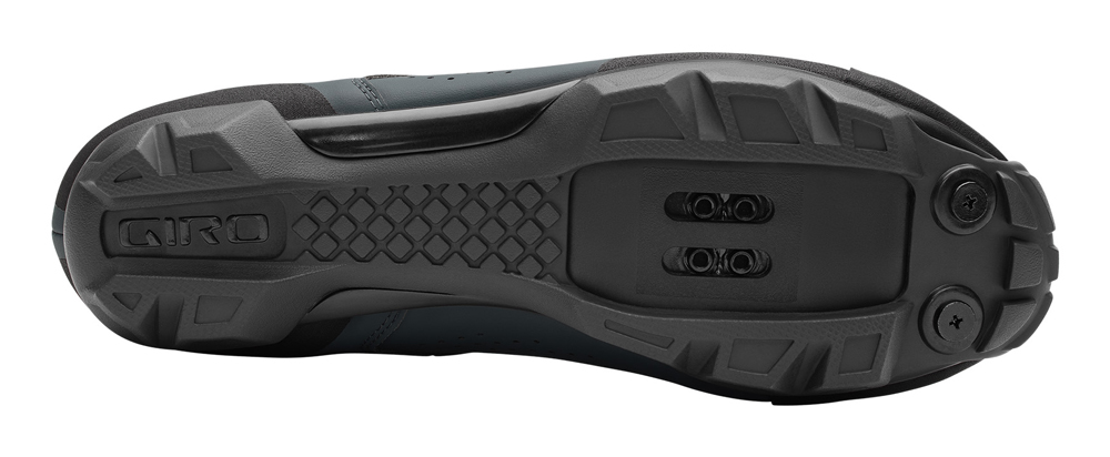 Agresywna podeszwa z gumy i nylonu – doskonała przyczepność