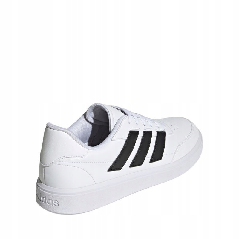 Klasyczny design z kultowymi trzema paskami adidas