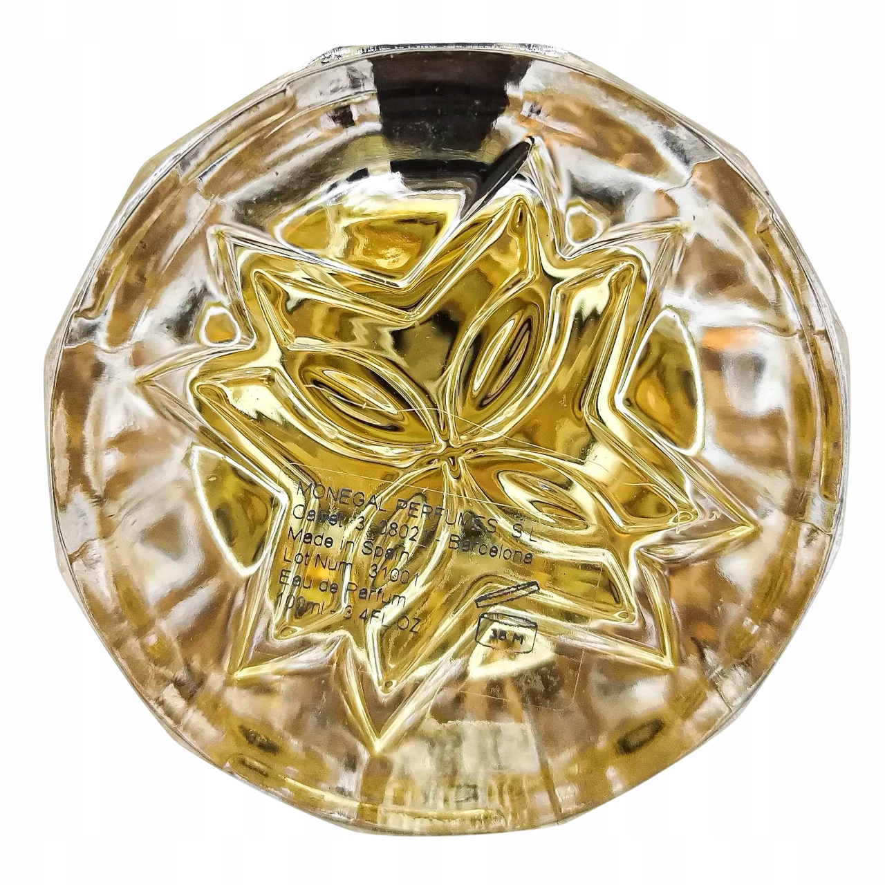 Nuty zapachowe – Odkryj drzewno-aromatyczną kompozycję